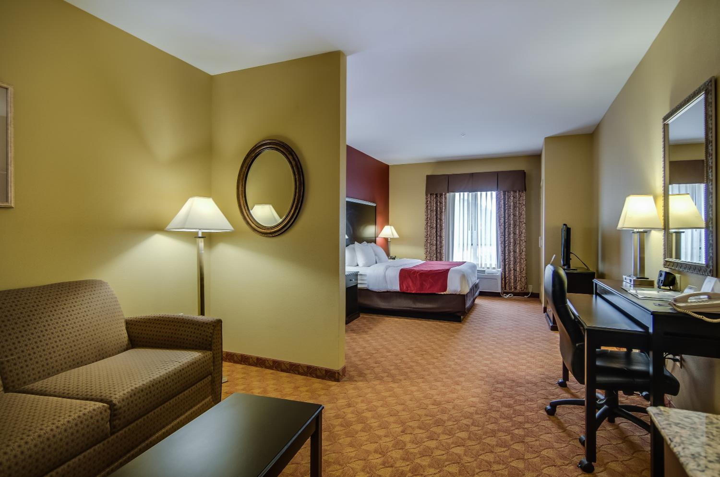 King Suite - Non-Smoking - Photo 1