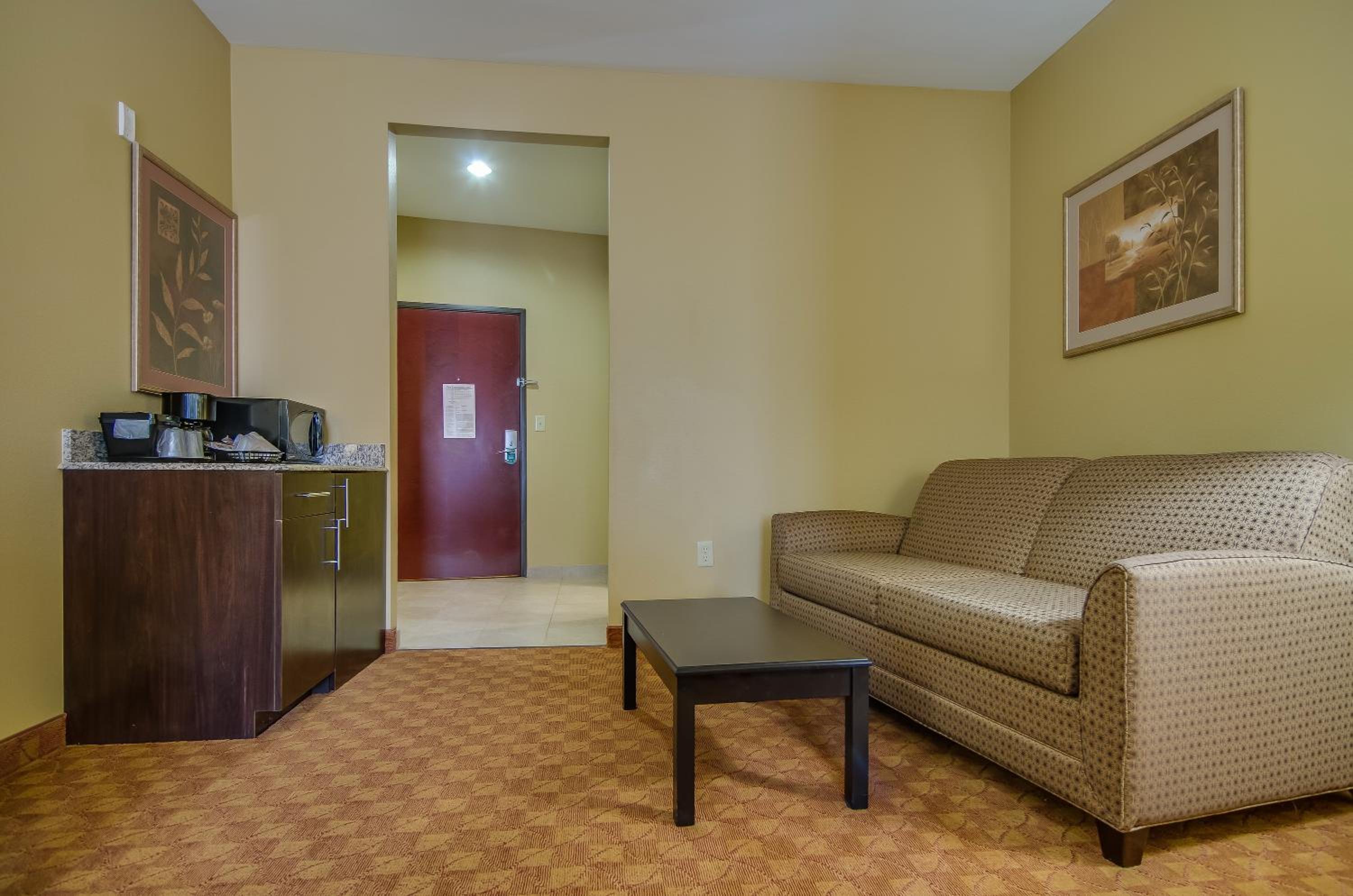 King Suite - Non-Smoking - Photo 2