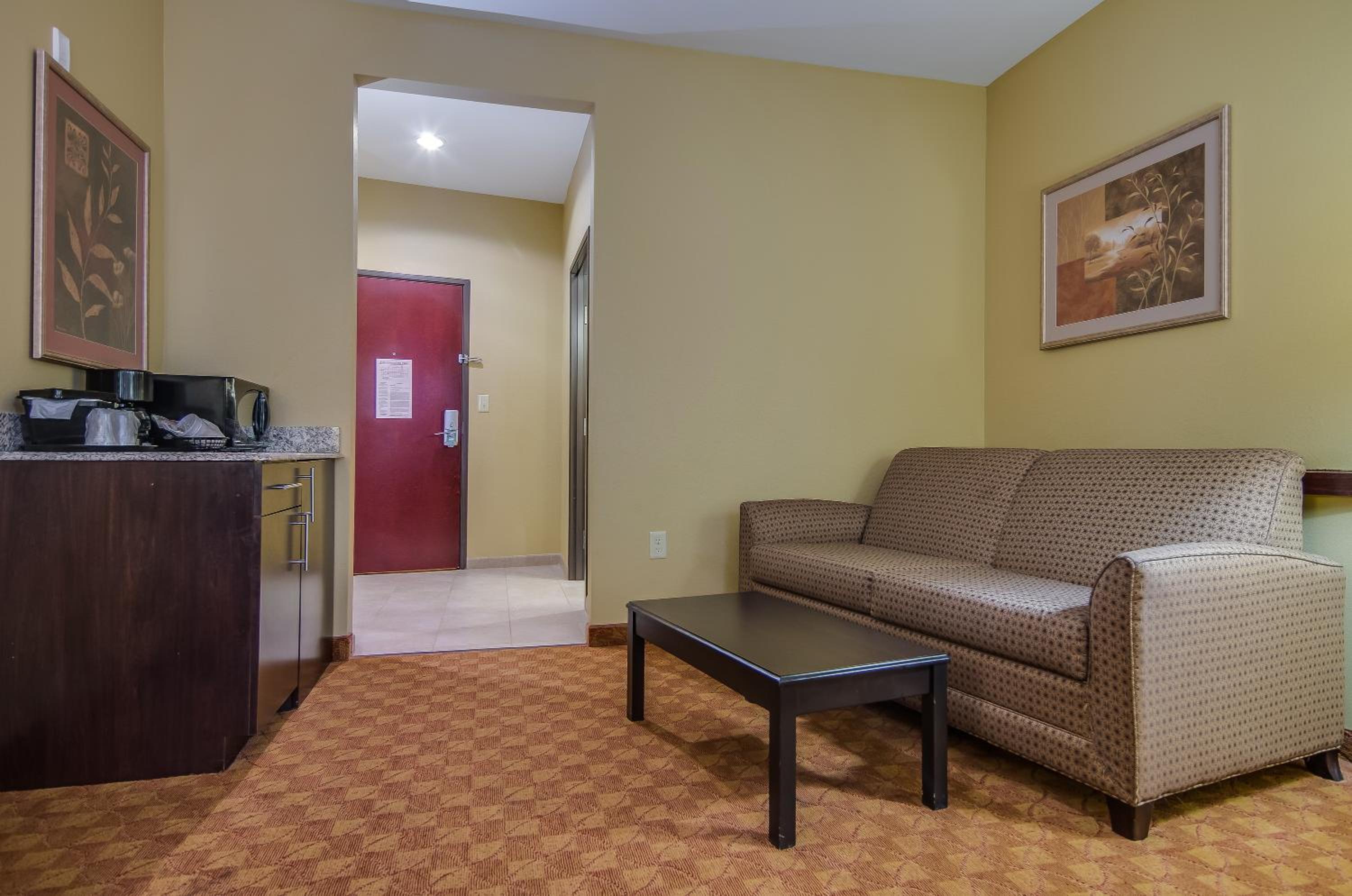 Queen Suite with Two Queen Beds - Photo 1