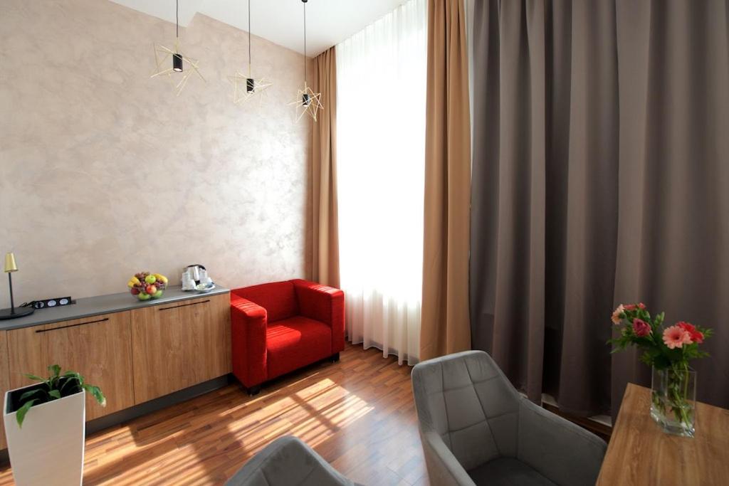 Suite - Photo 5