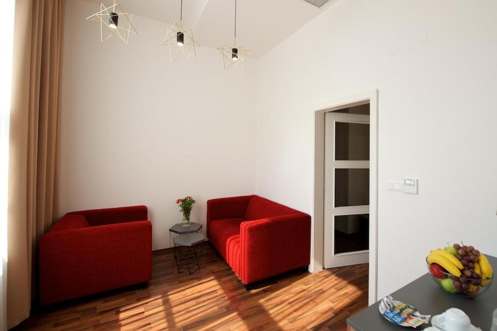 Suite - Photo 4