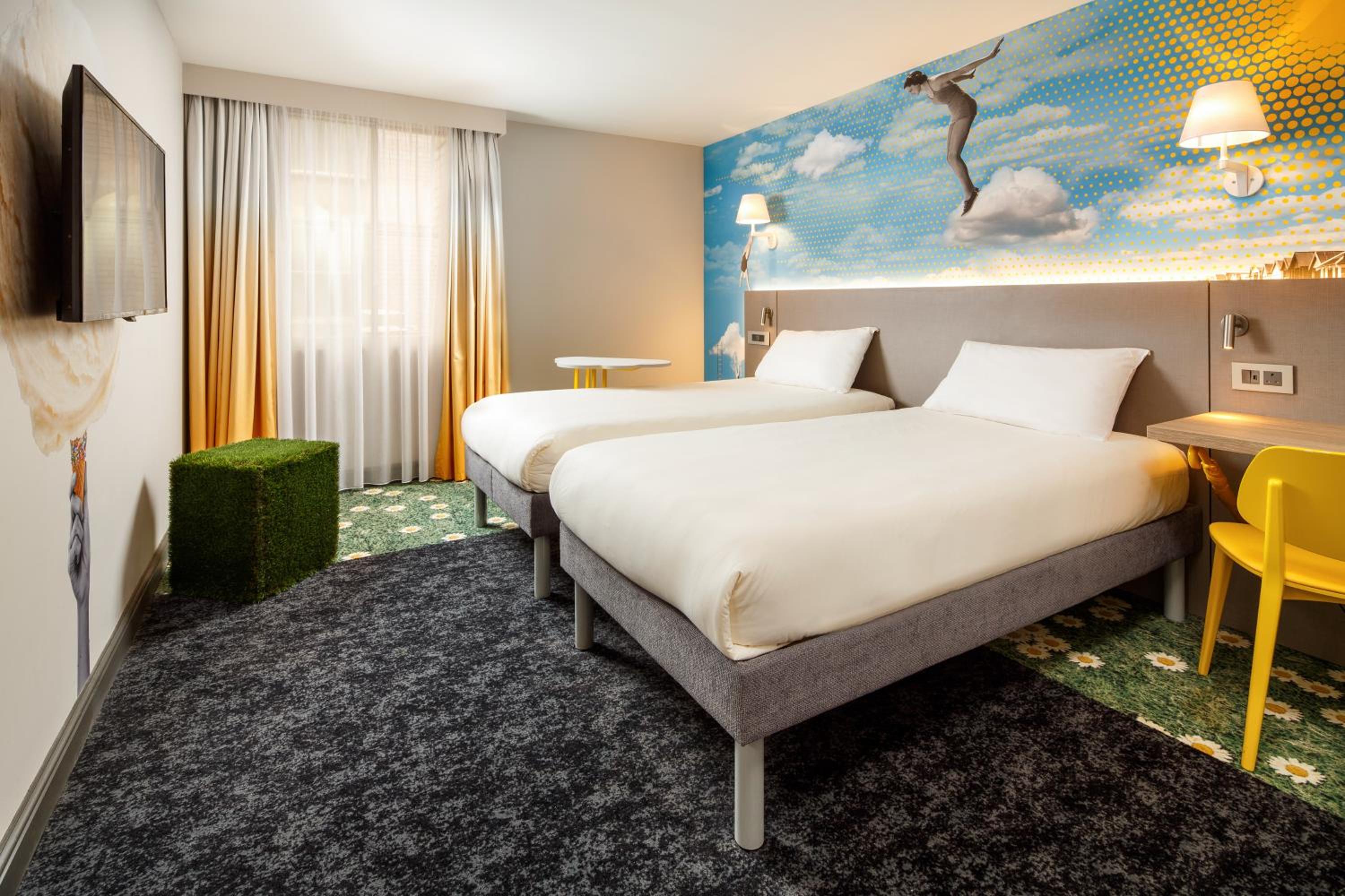 Standard Twin Room - Photo 3