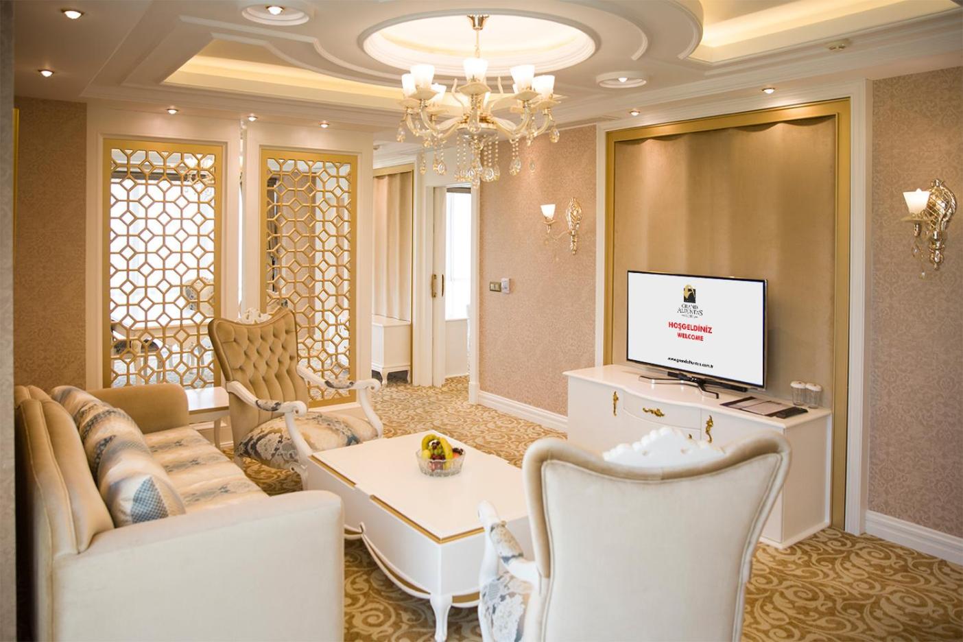 King Room - Non-Smoking - Photo 10