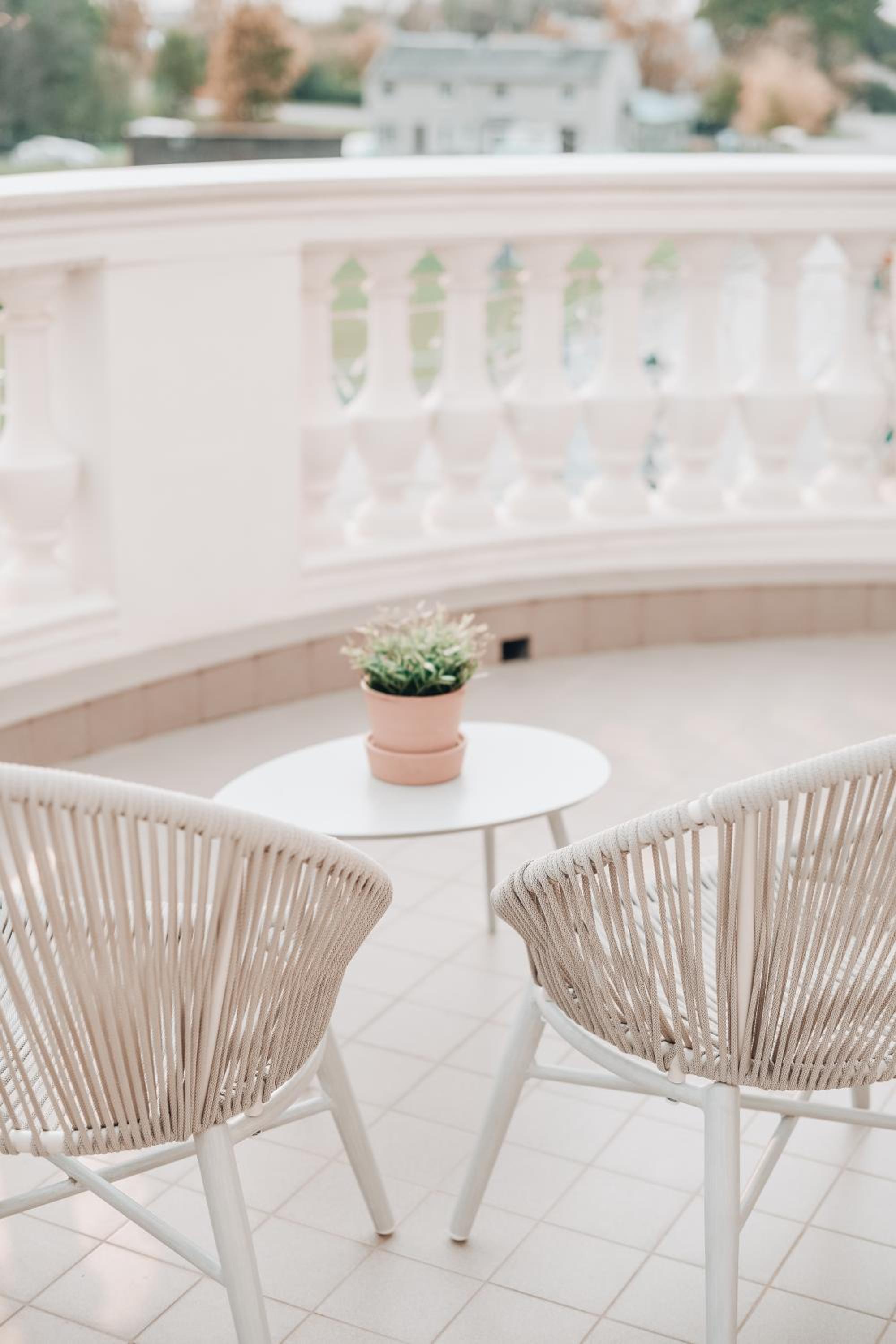 King Suite with Balcony photo 3