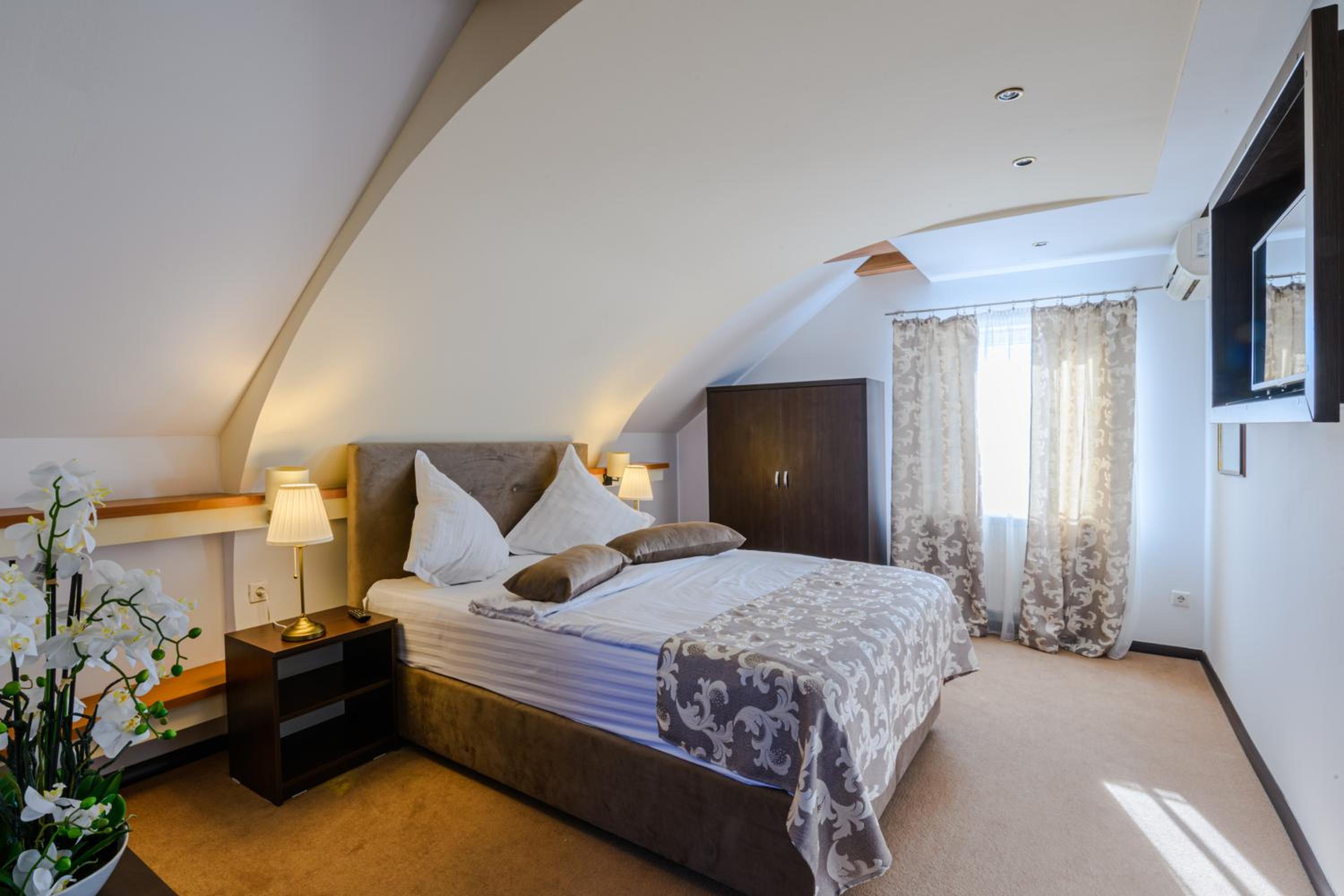 Three-Bedroom Suite photo 1