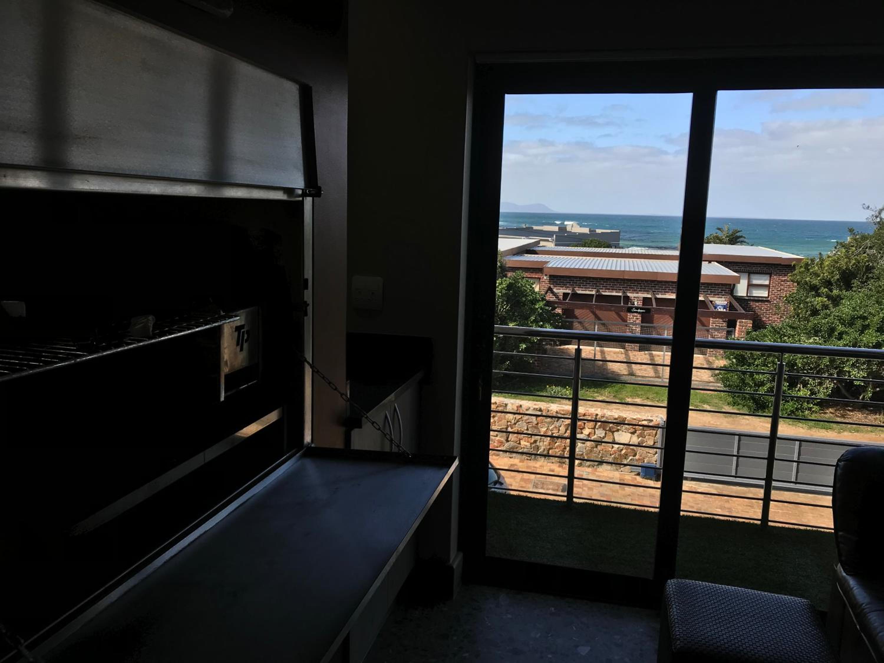Apartment with Sea View - Photo 7