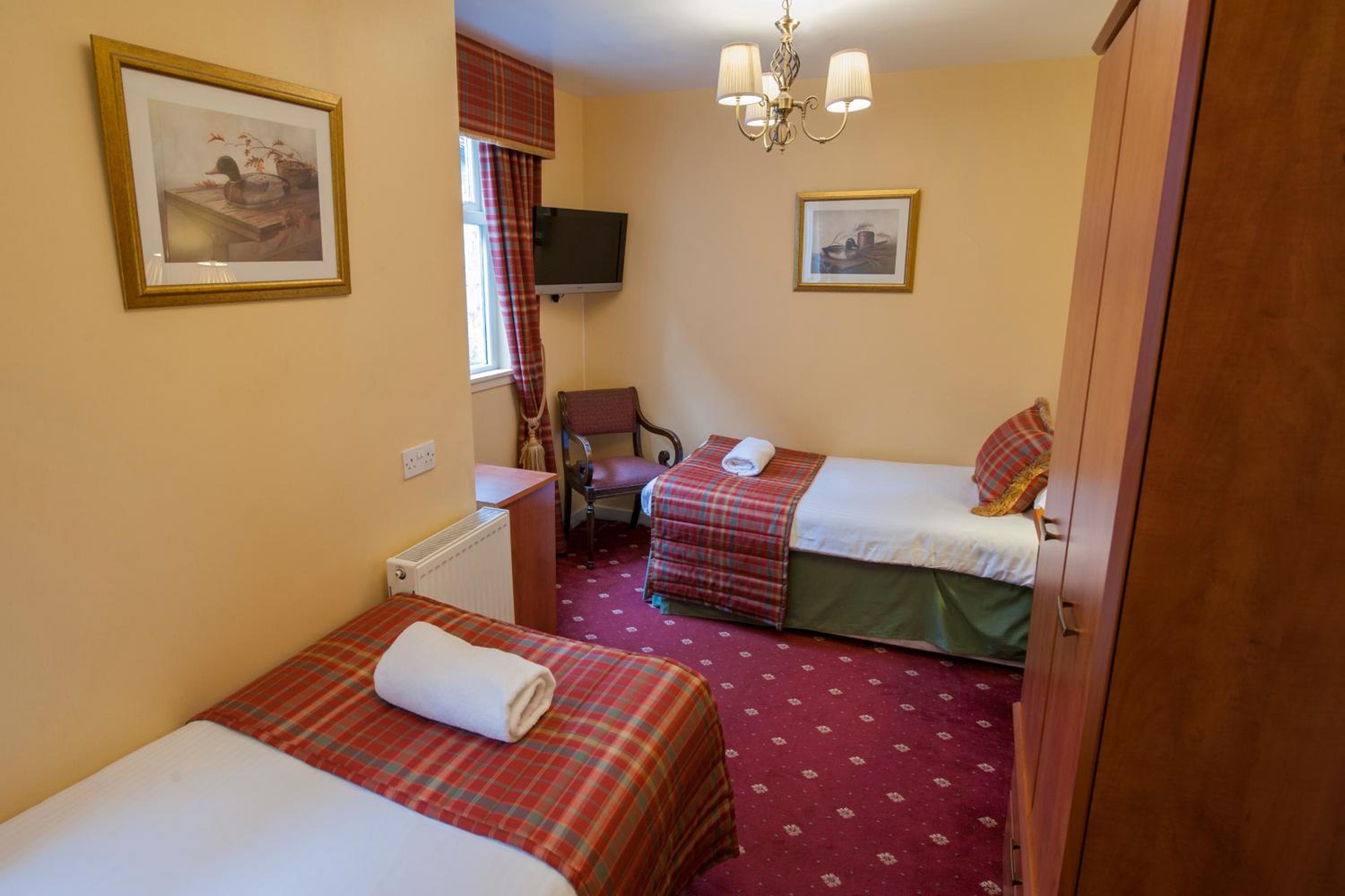 Standard Twin Room - Photo 2