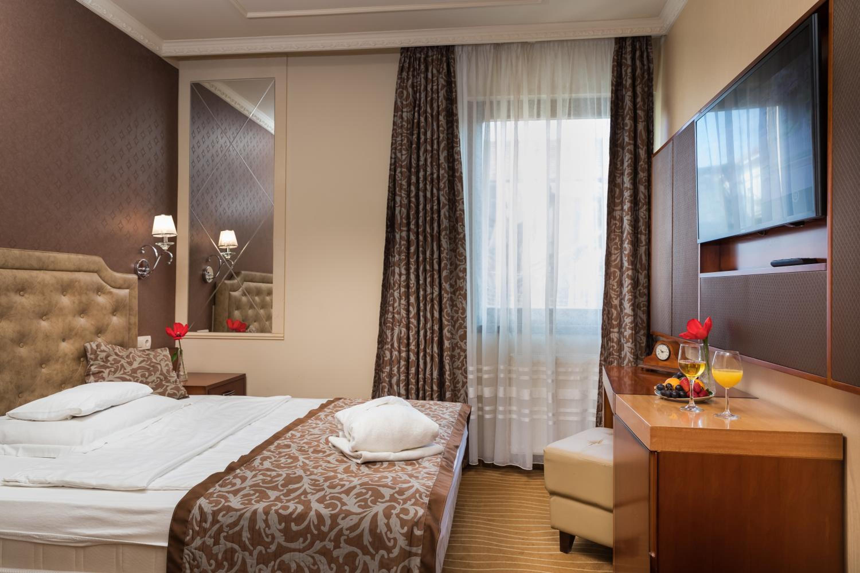 Double Room - Photo 1