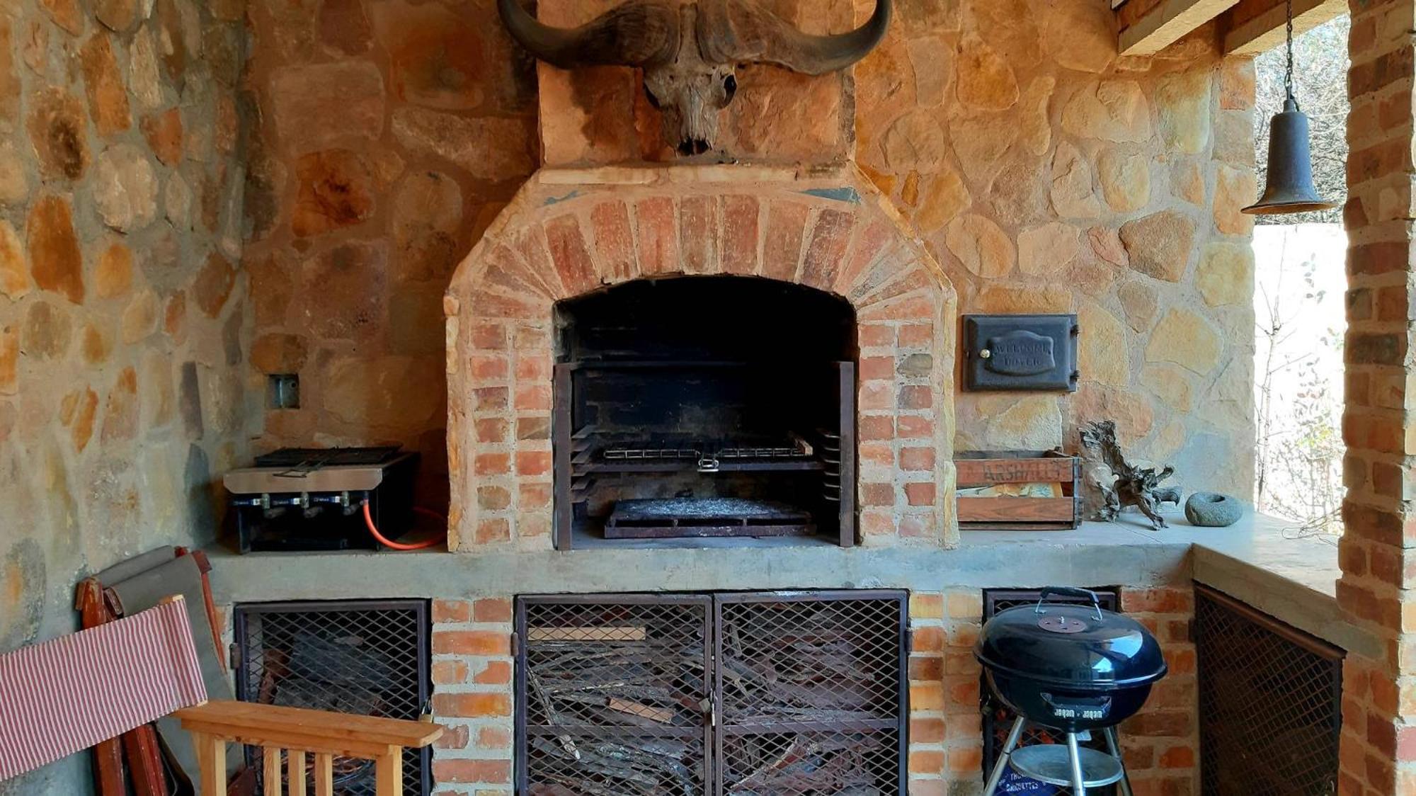 Two-Bedroom House - Photo 38