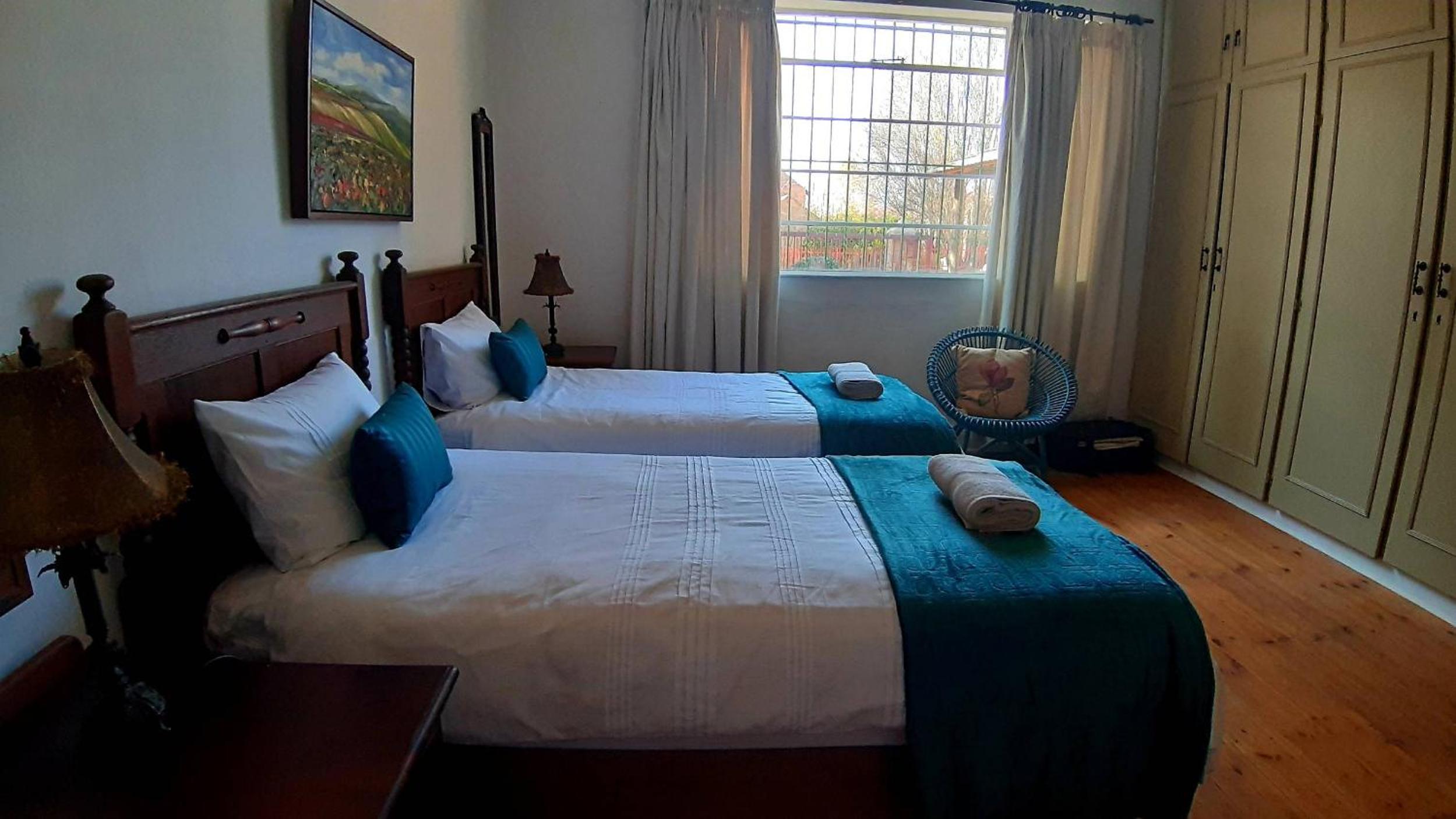 Two-Bedroom House - Photo 1