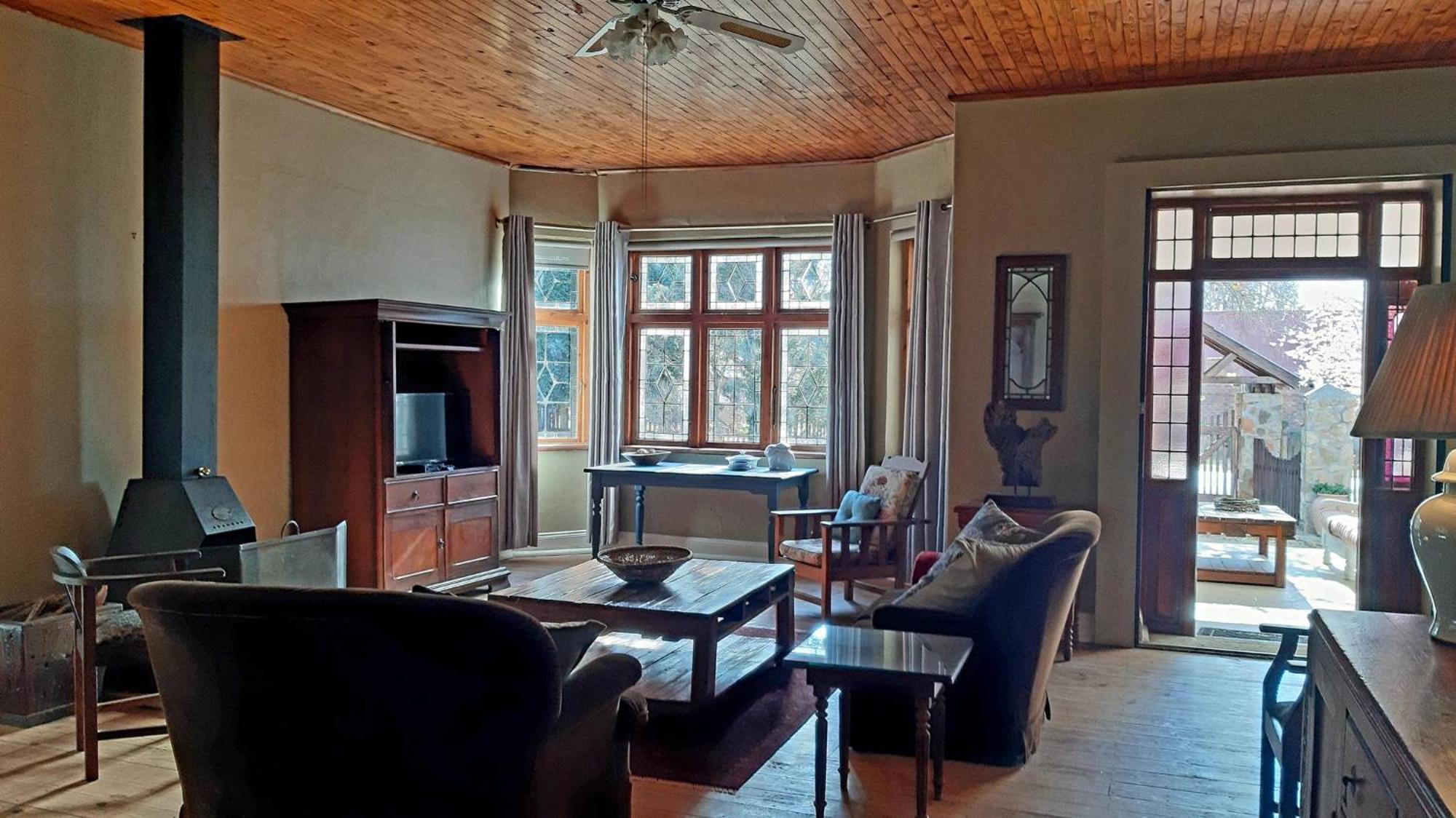 Two-Bedroom House - Photo 4
