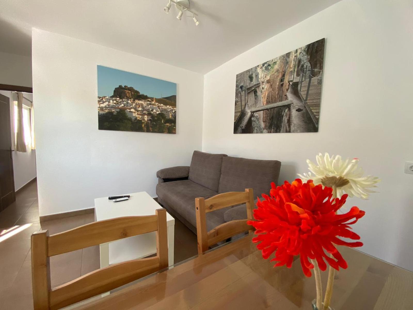 One-Bedroom Apartment - Photo 15