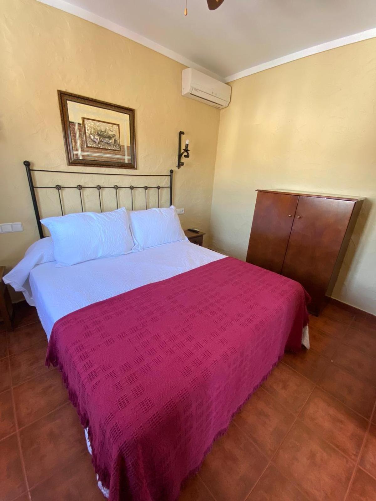 Double Room - Photo 3