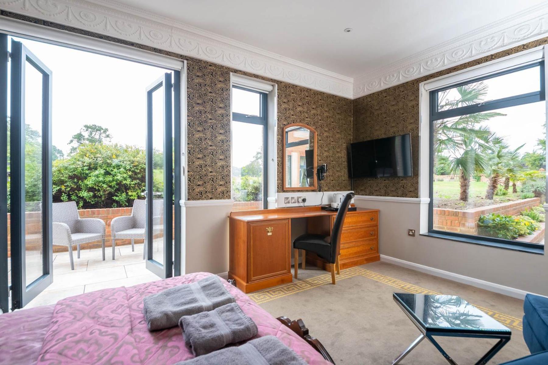 King Room with Garden View photo 2
