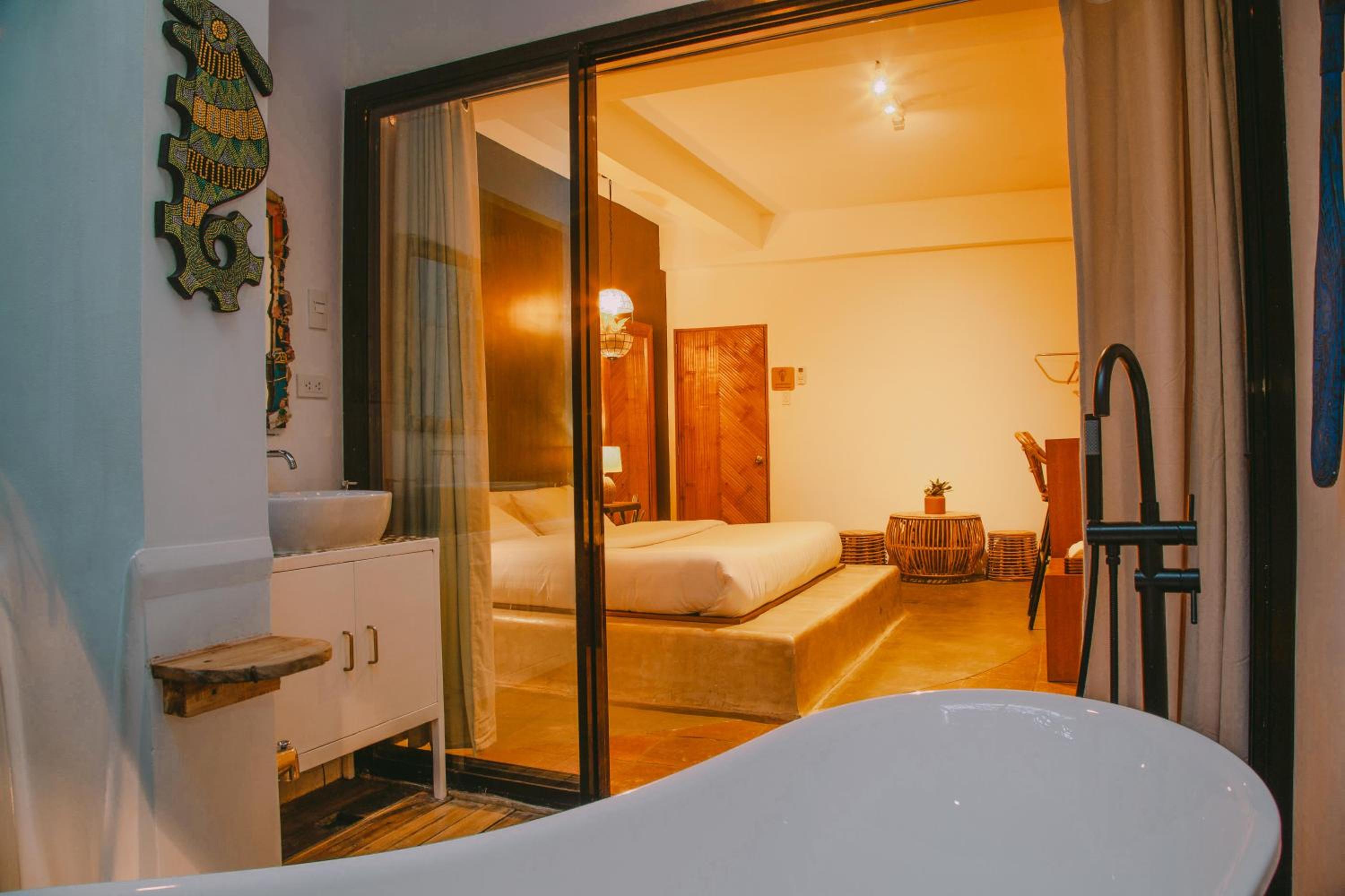 King Room with Outdoor Bath photo 2