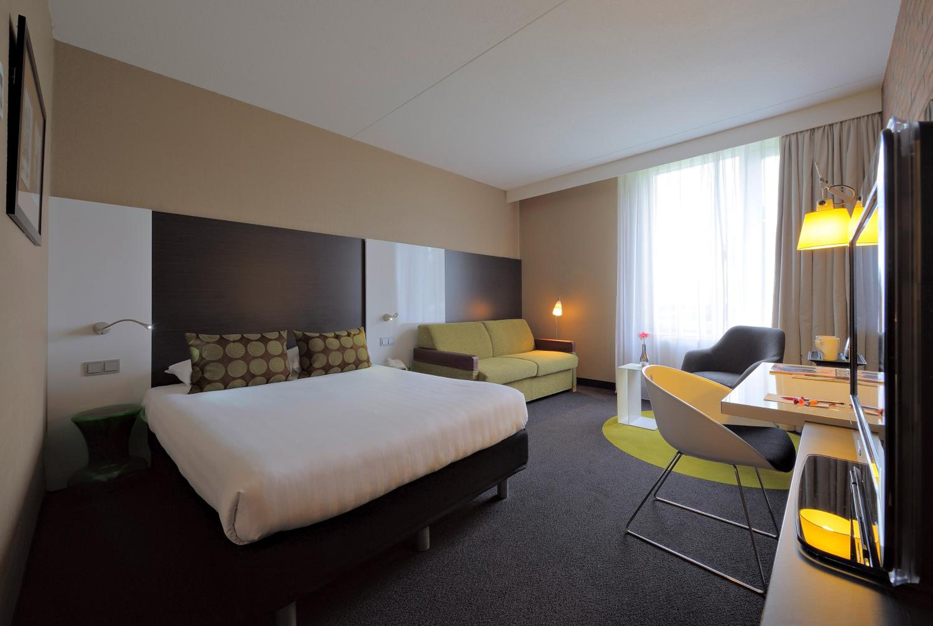 Privilege Double Room with Sofa - Photo 4