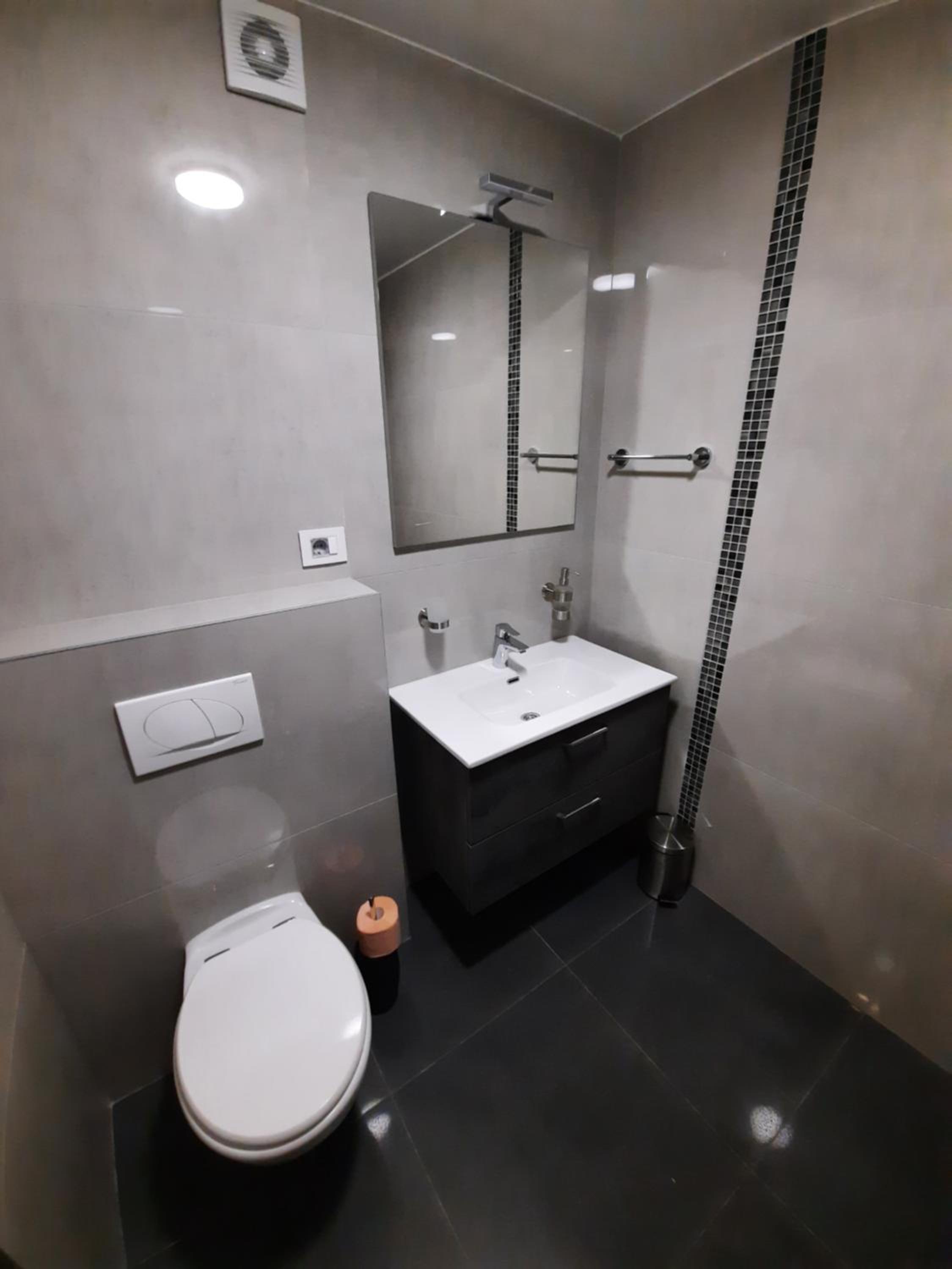 One-Bedroom Apartment - Photo 5