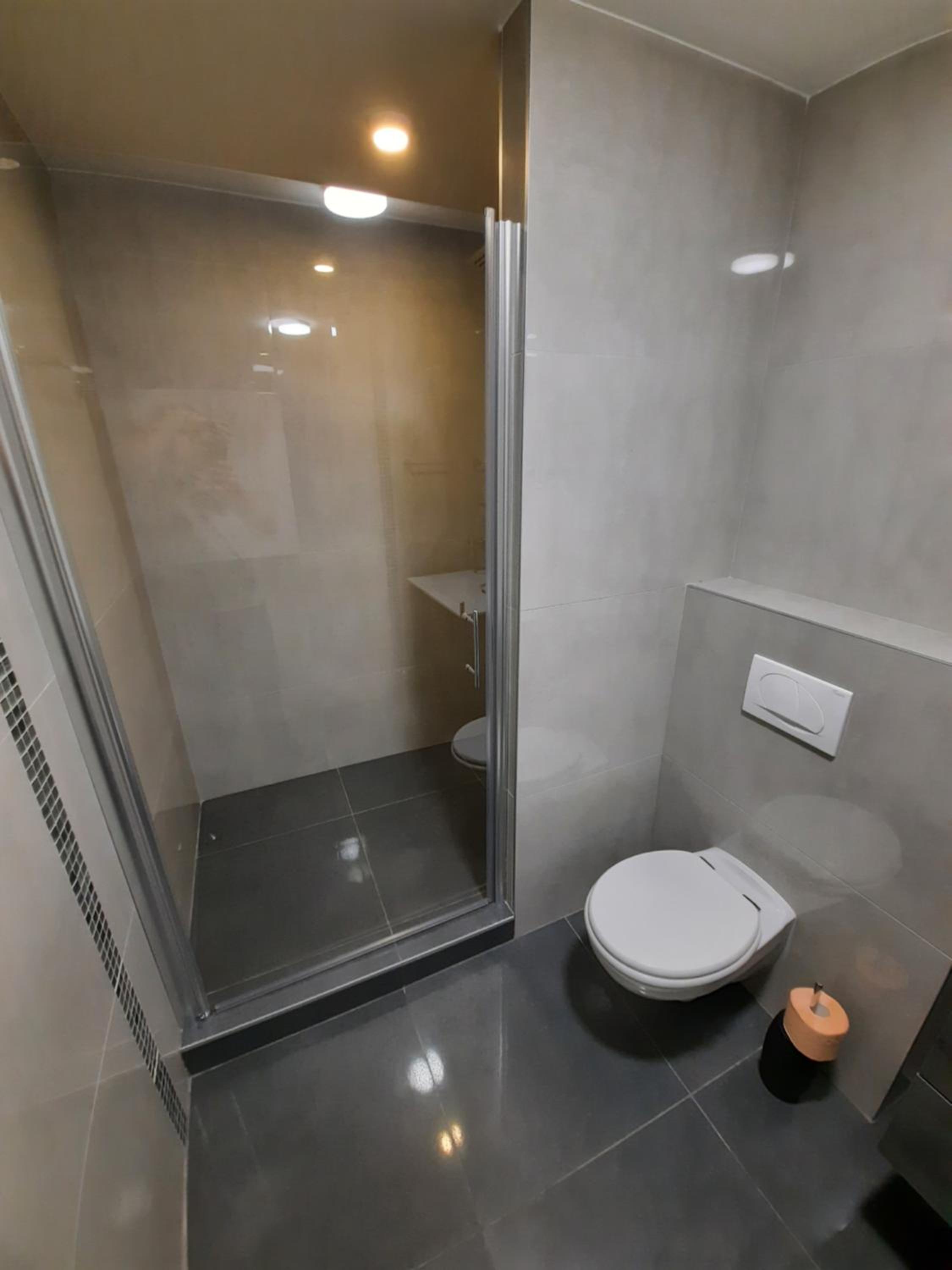 One-Bedroom Apartment - Photo 6