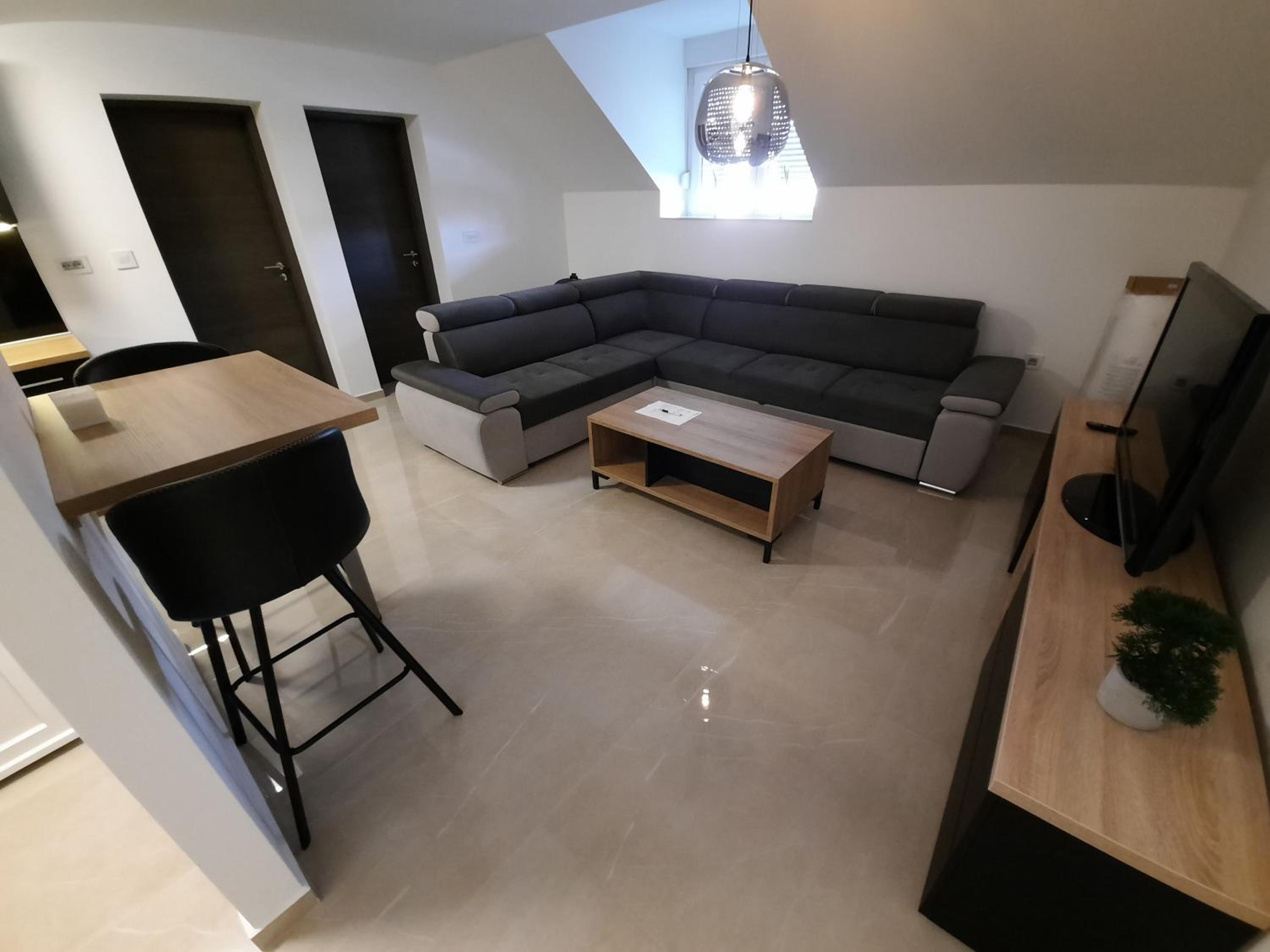 One-Bedroom Apartment - Photo 7