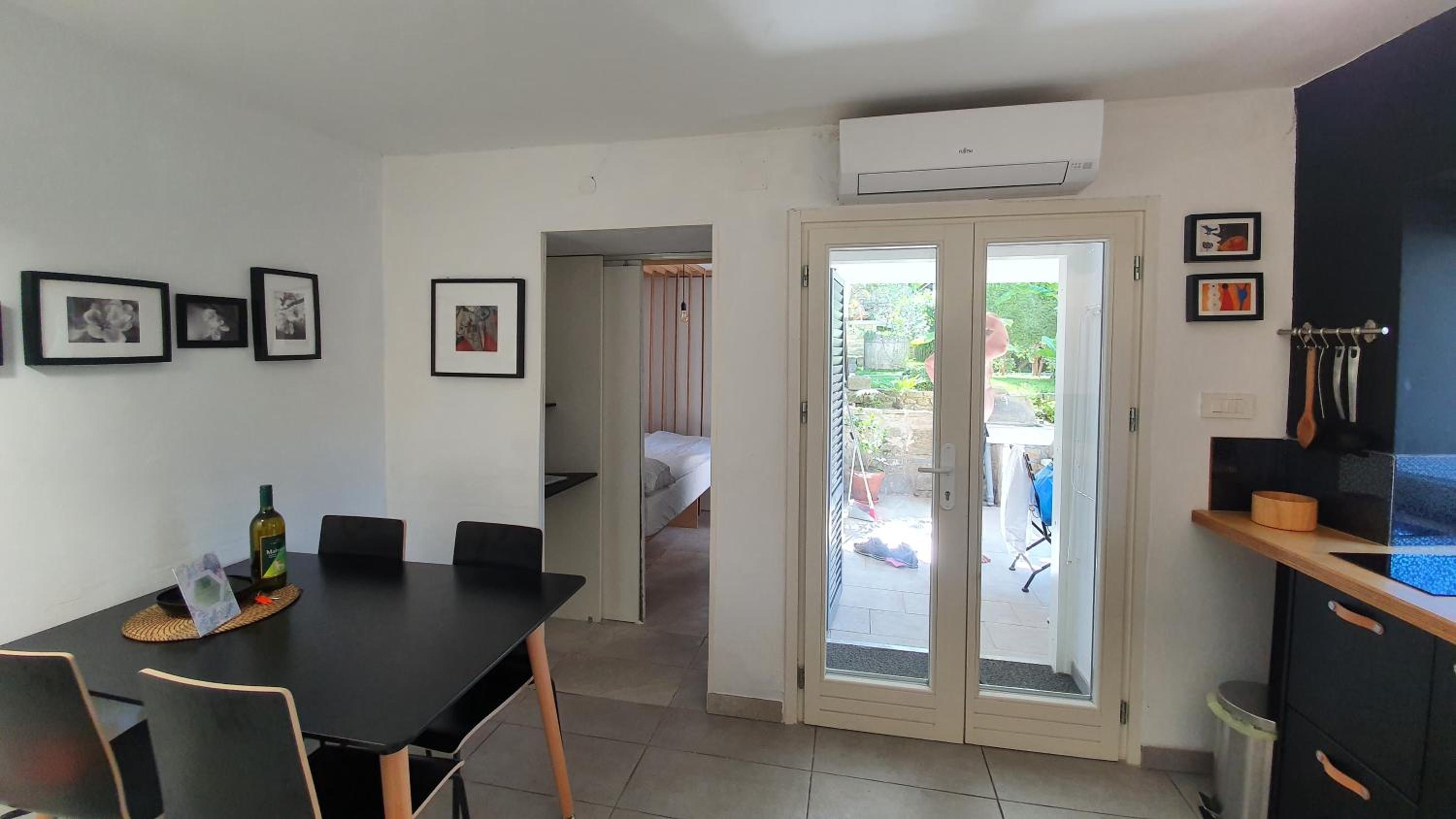 Apartment with Terrace - Photo 8