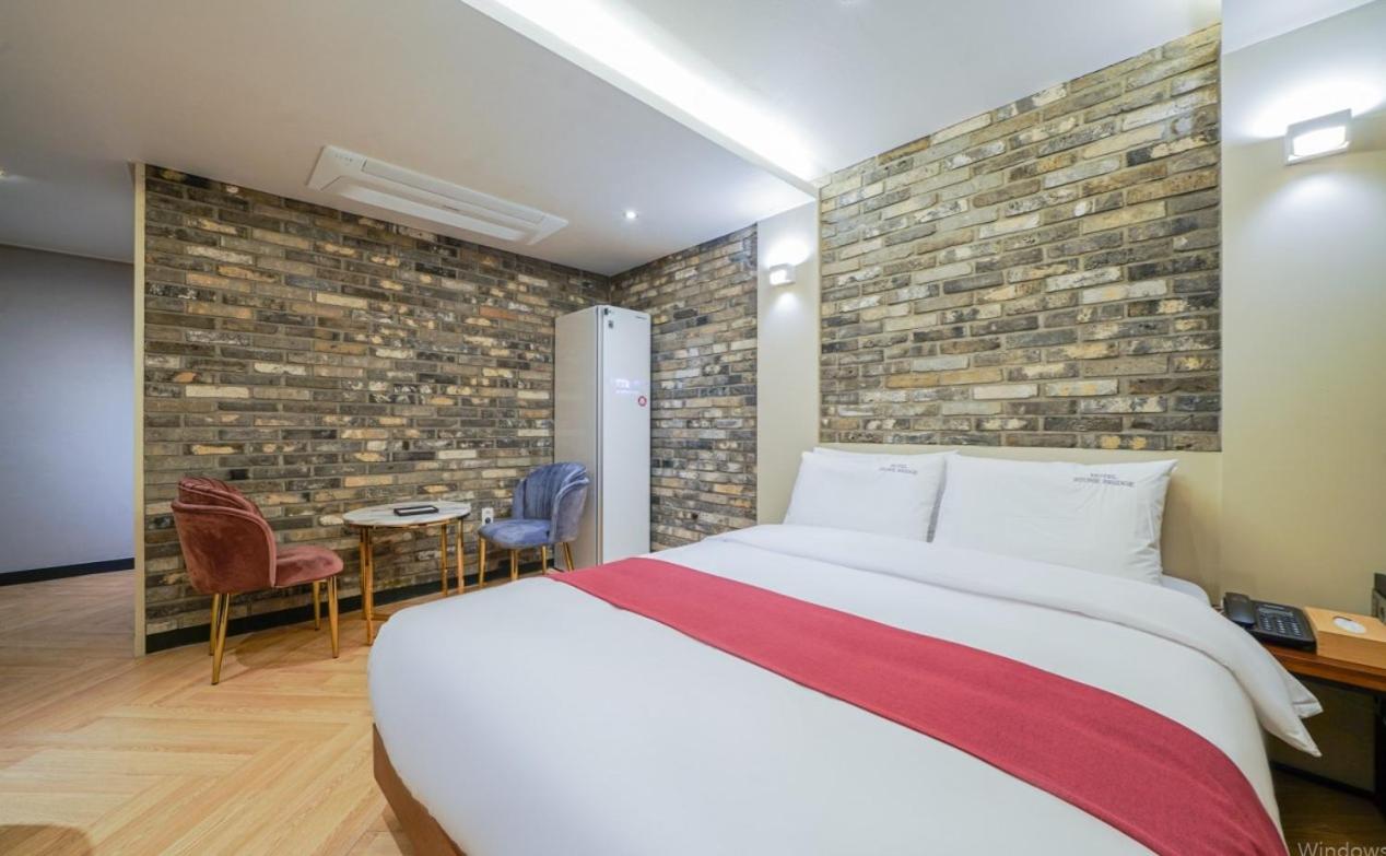 Suite with City View - Photo 1