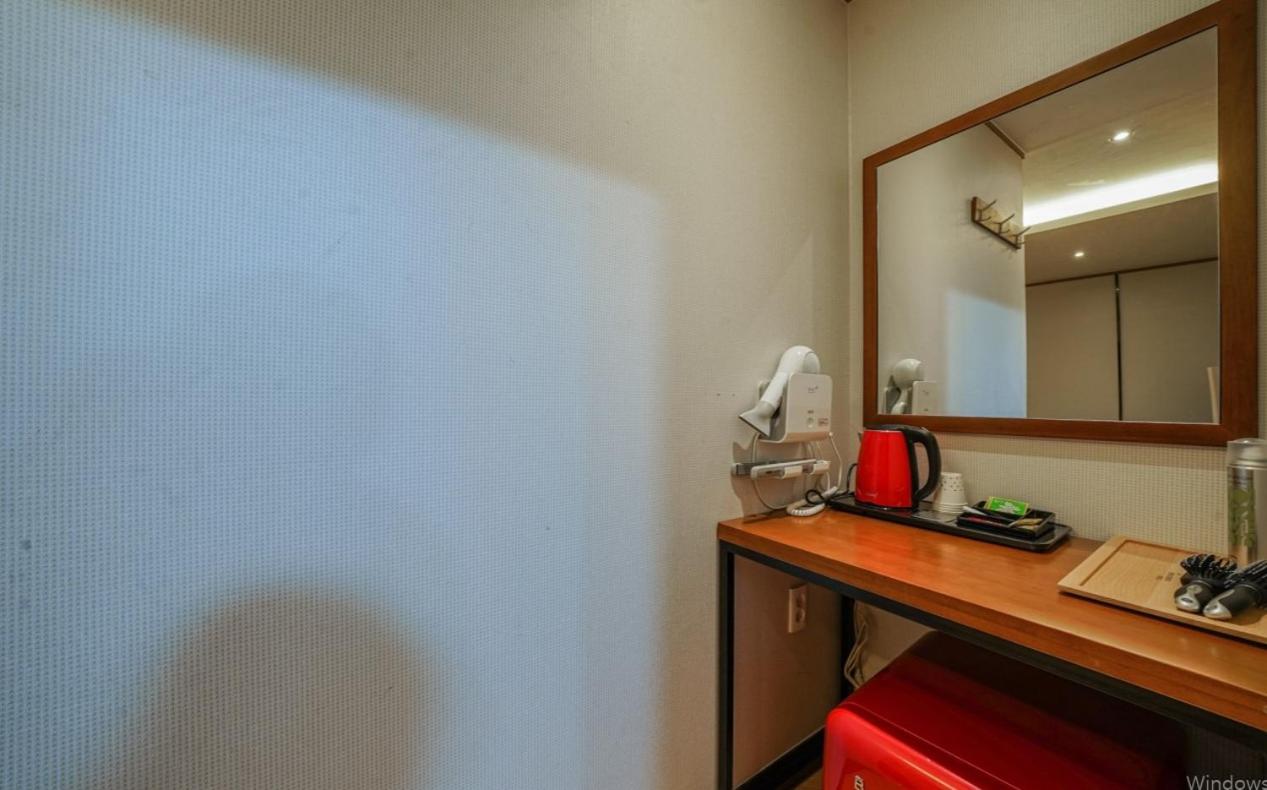 Queen Suite - Photo 4