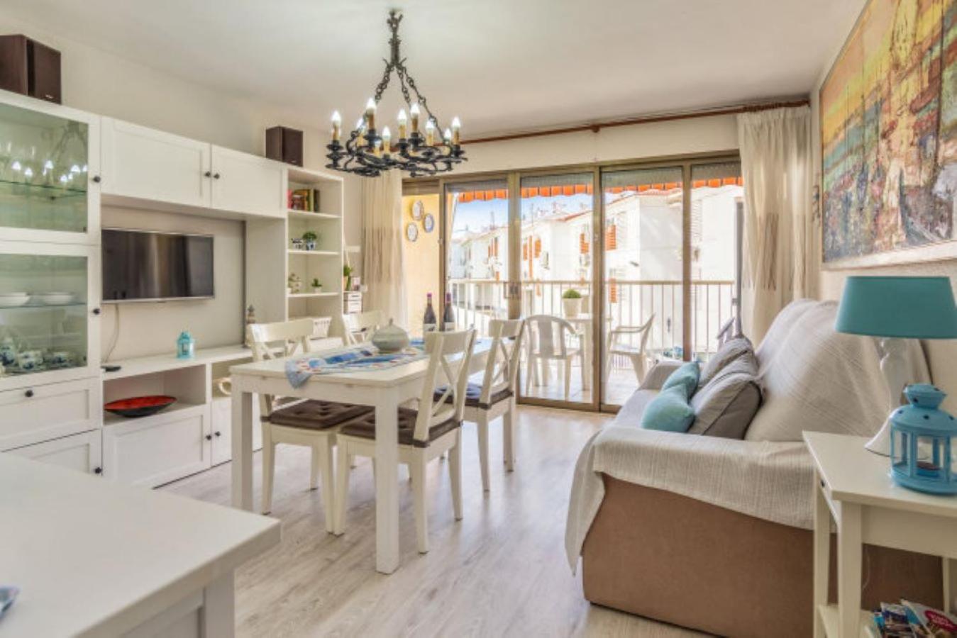 Apartamento con Balcón