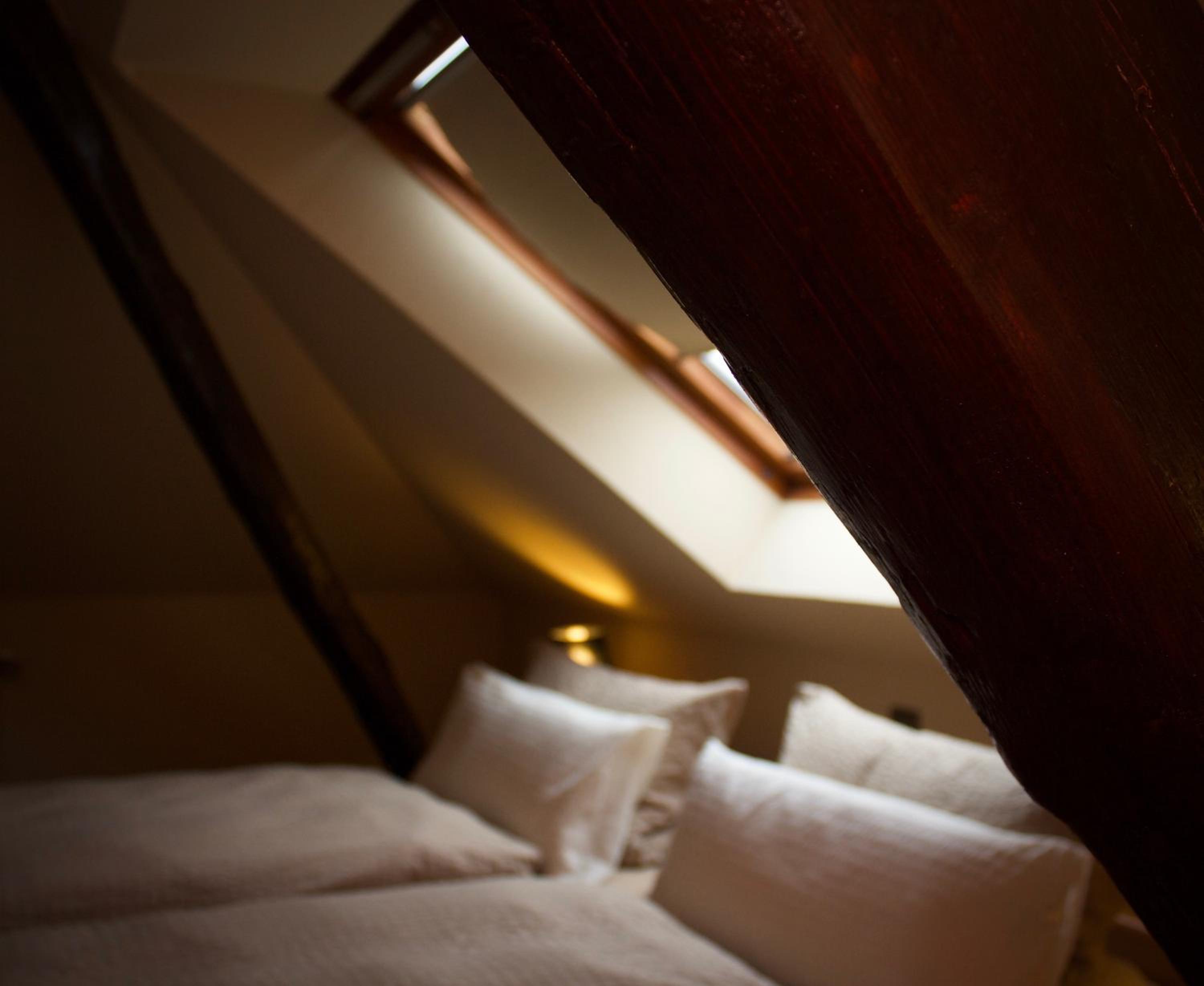 Deluxe Room - Photo 5
