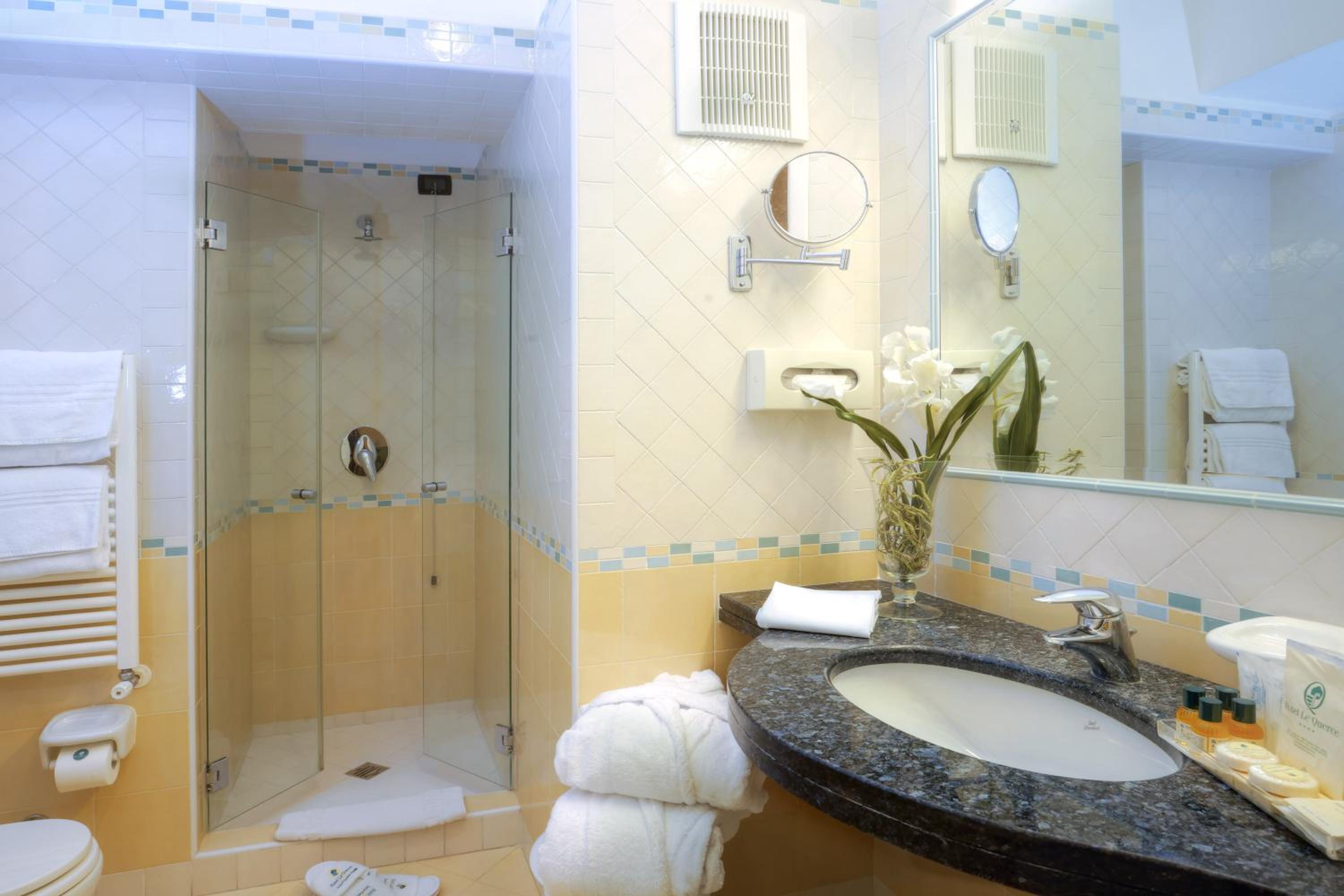 Superior Double Room with Sea View - Photo 2
