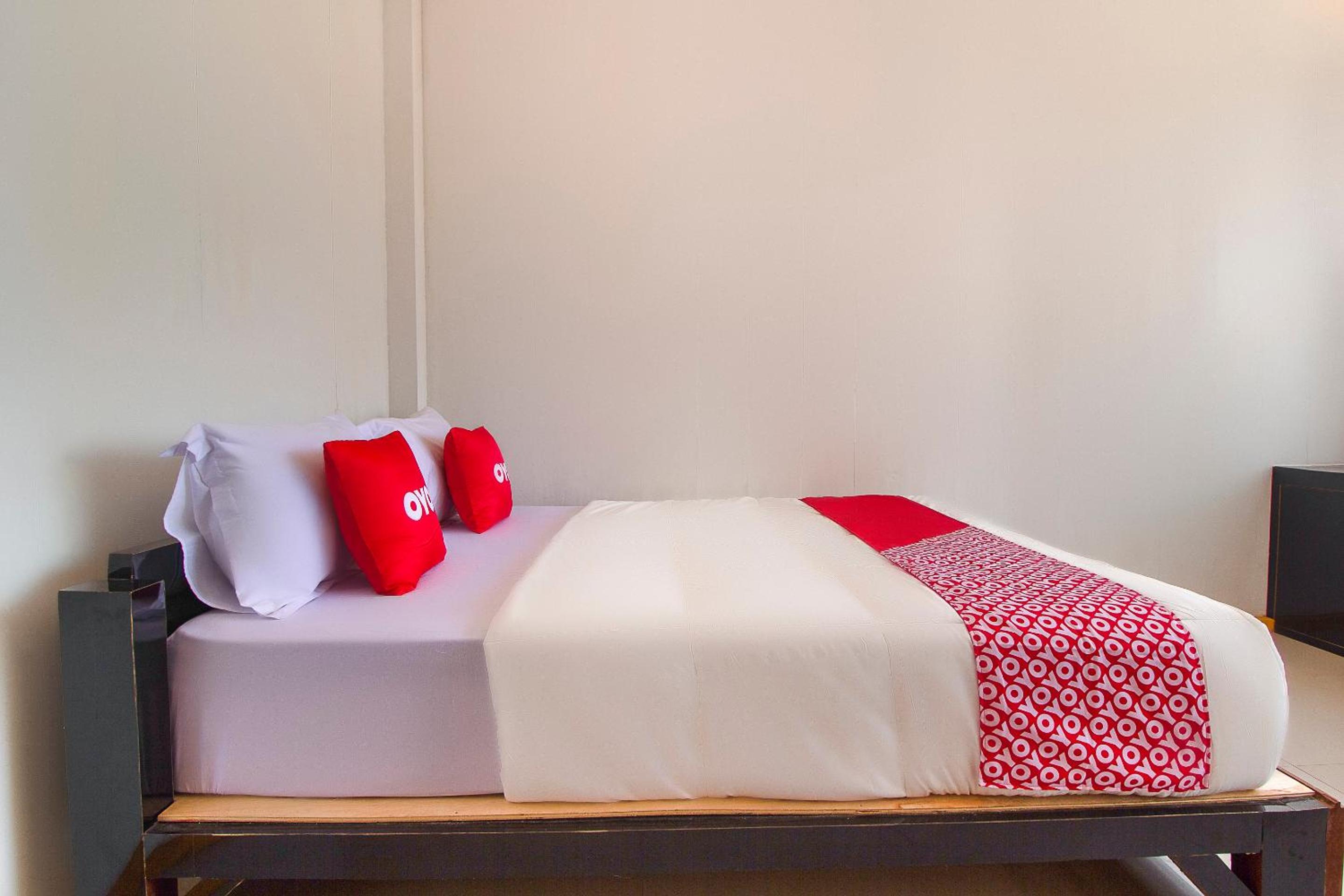 Standard Double Room - Photo 13