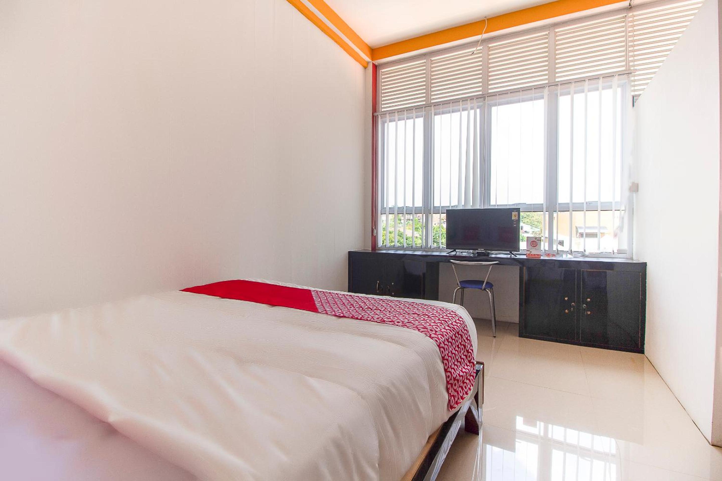 Standard Double Room - Photo 11