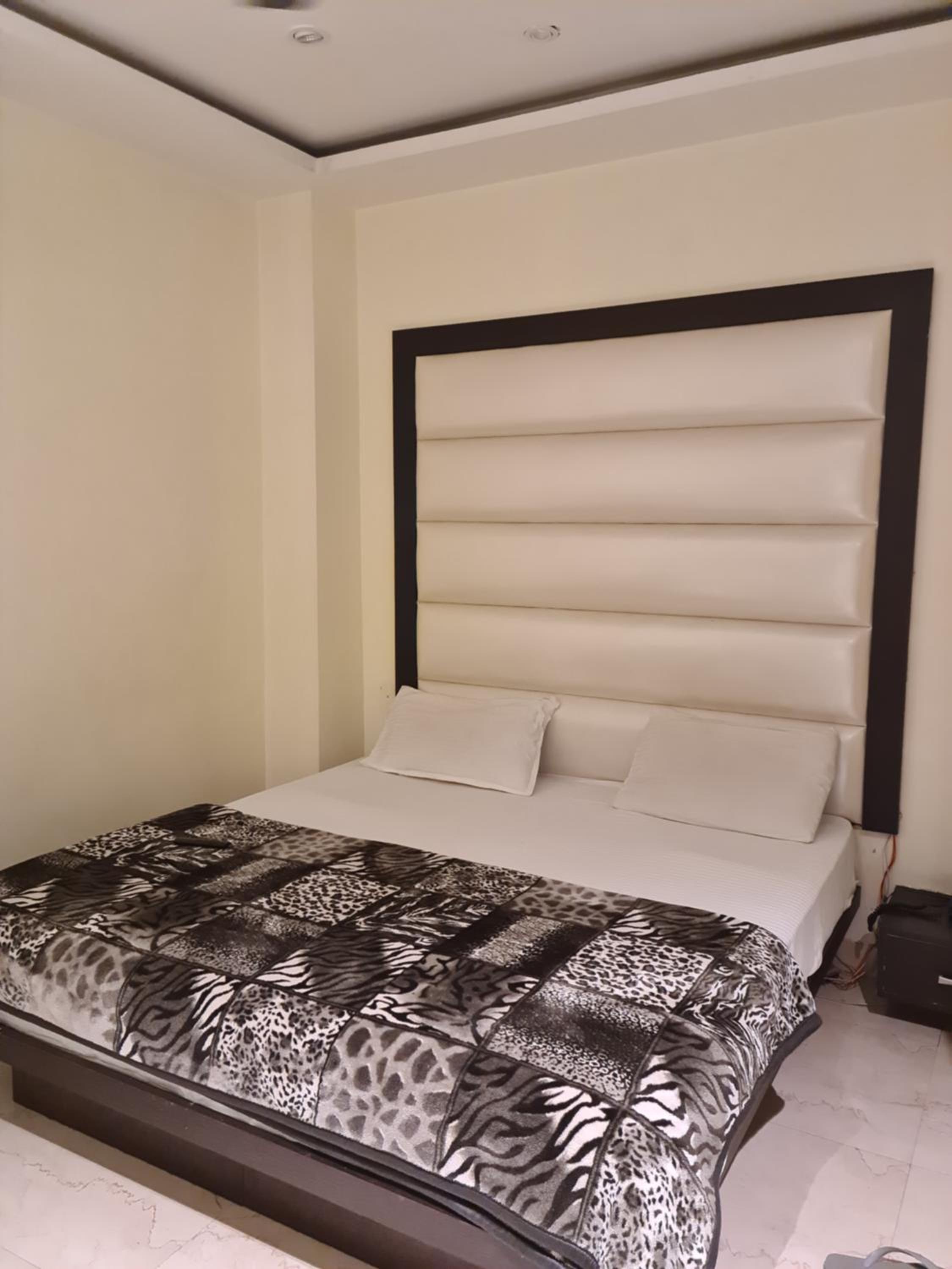 Deluxe Double Room - Photo 10