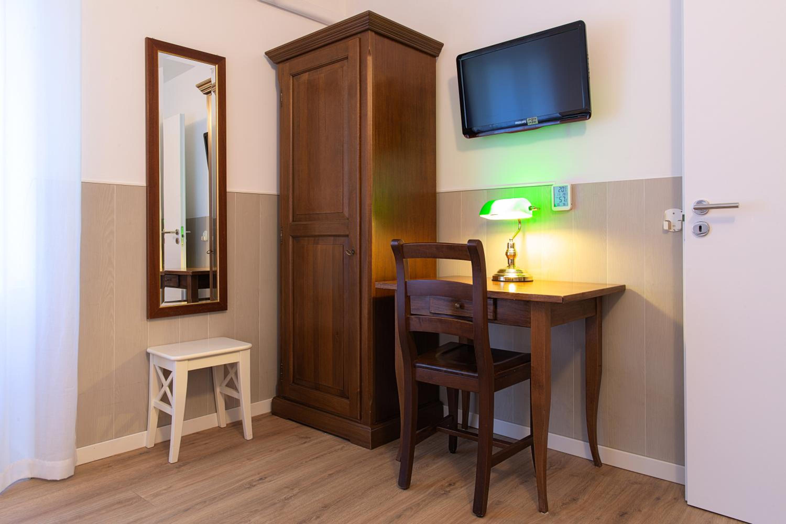 Double Room with Private Bathroom photo 2