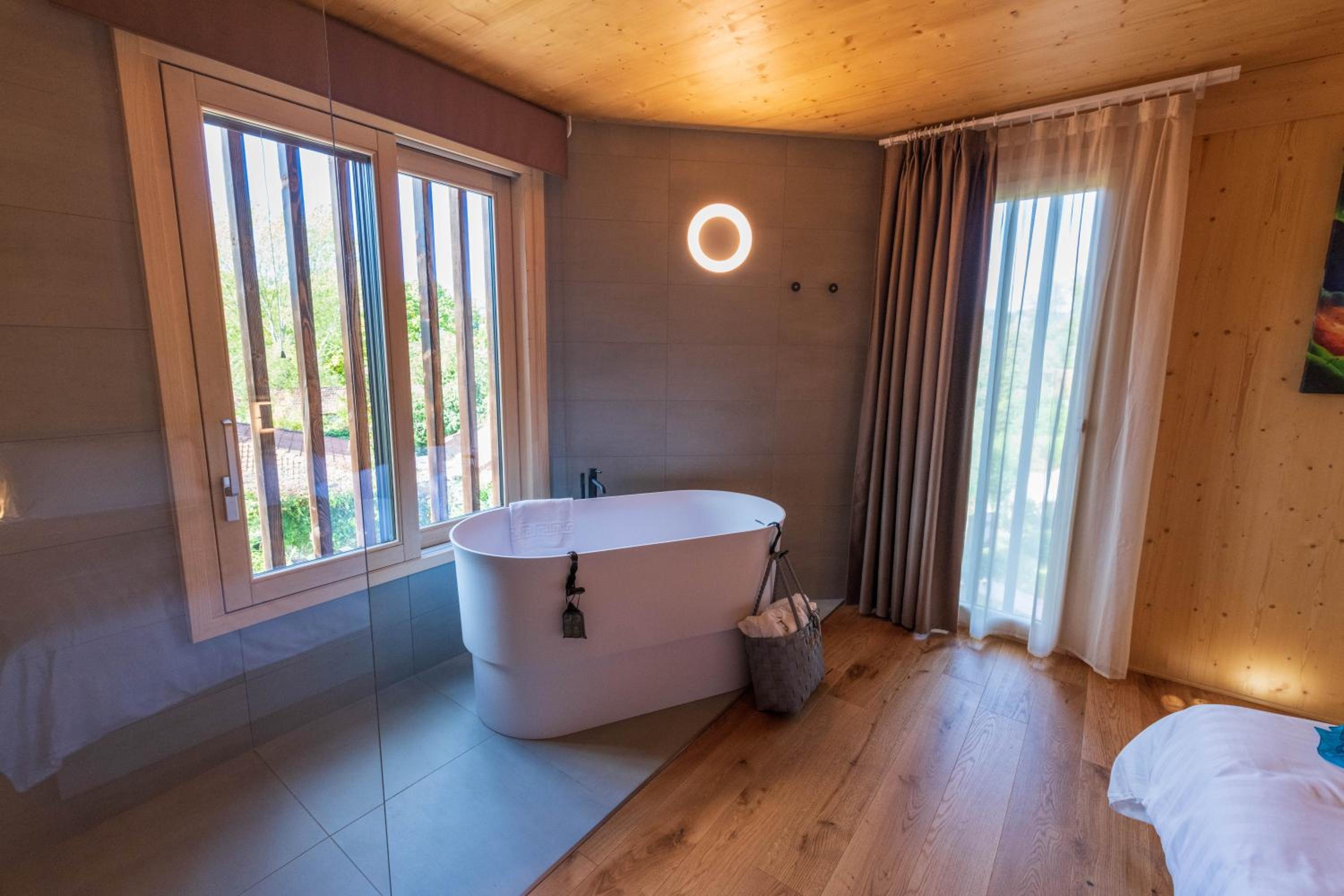 Superior King Suite - Photo 15