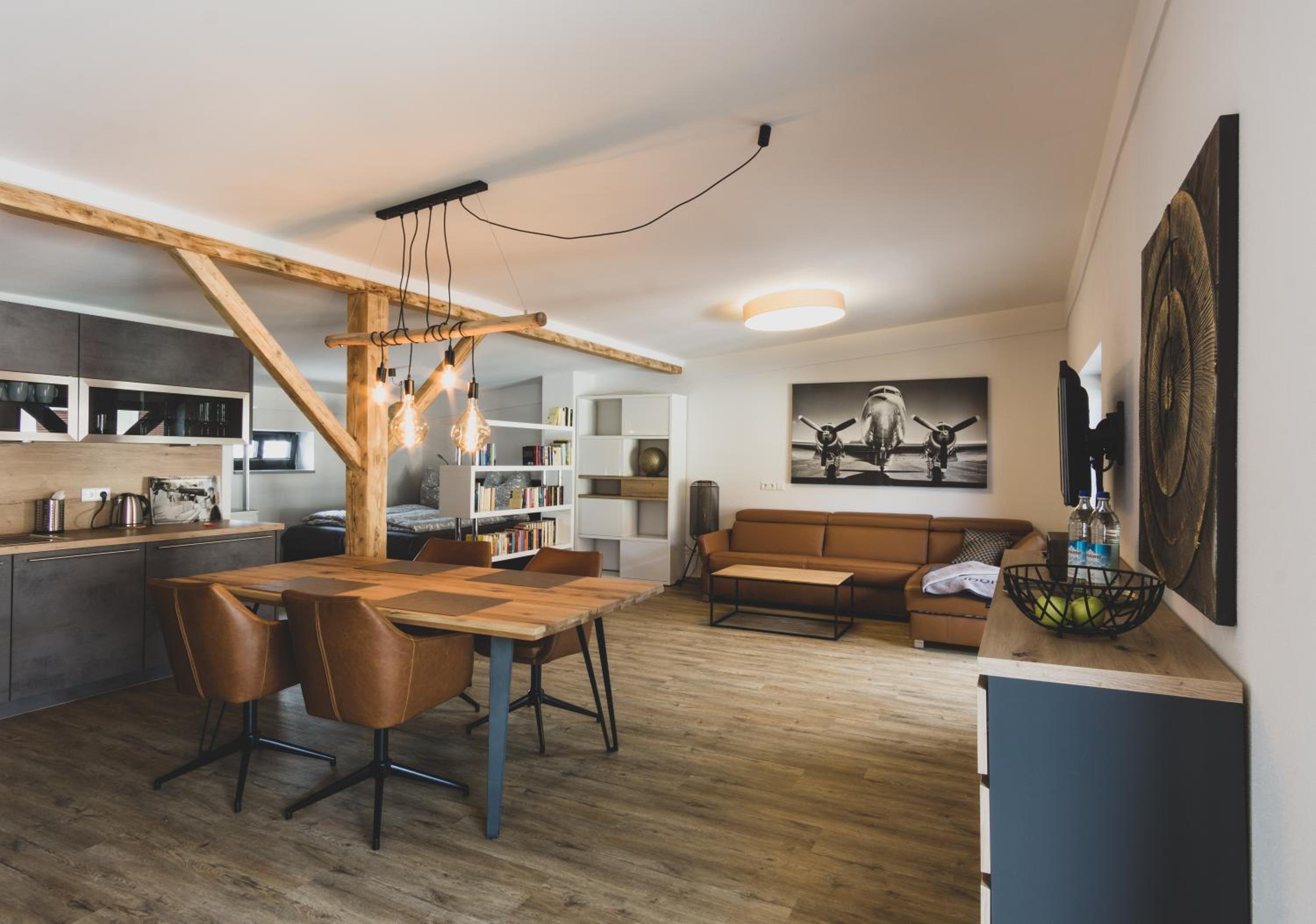 One-Bedroom Apartment - Photo 1