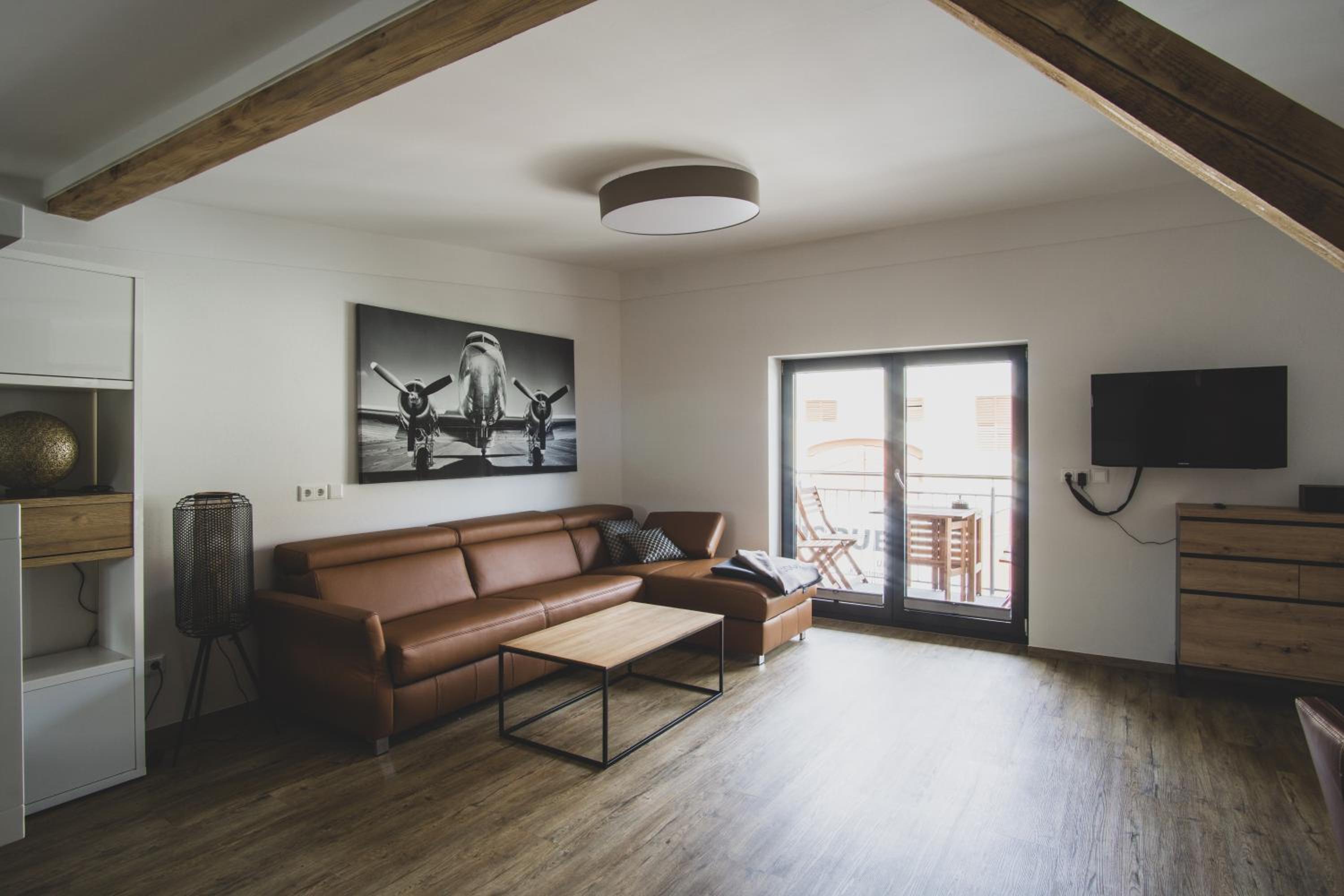 One-Bedroom Apartment - Photo 3