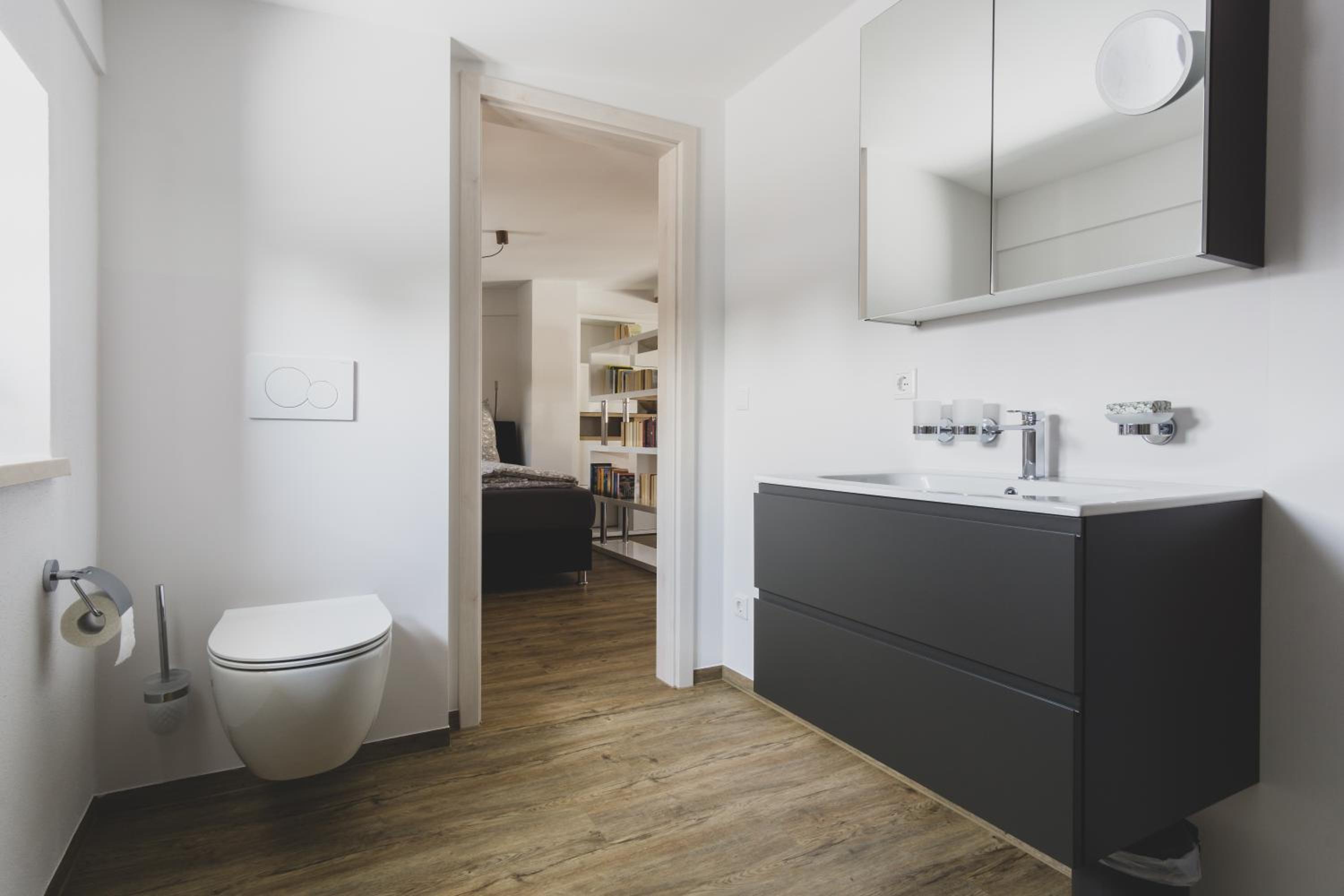 One-Bedroom Apartment - Photo 10