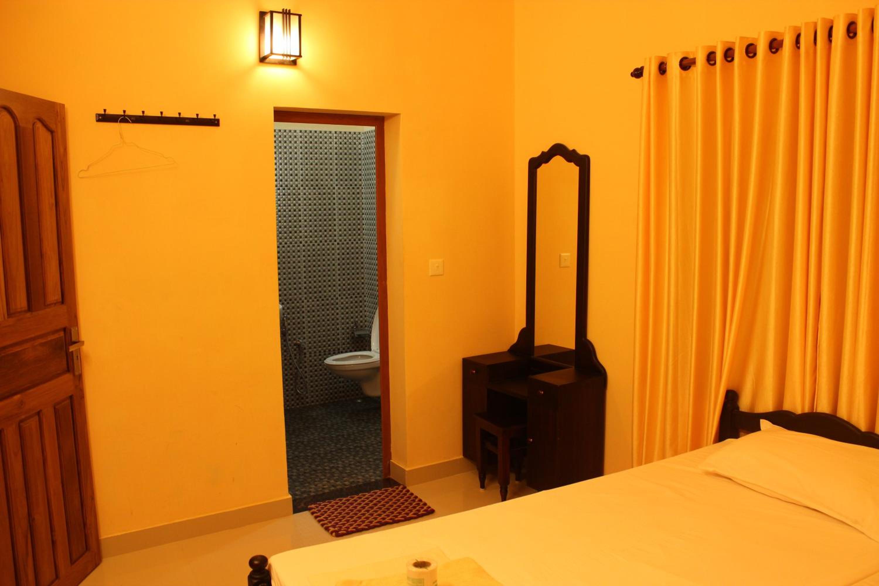 Standard Double or Twin Room photo 3