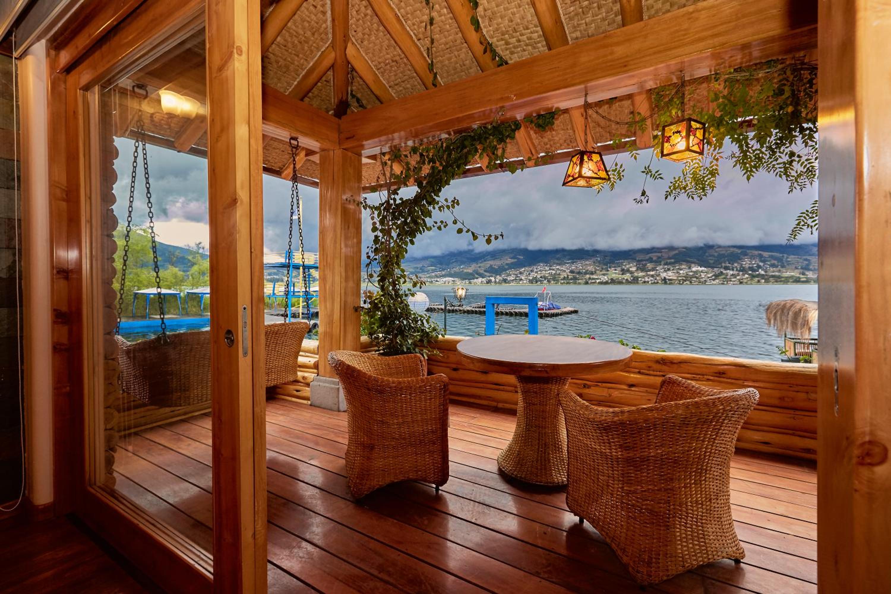 King Room with Lake View photo 2