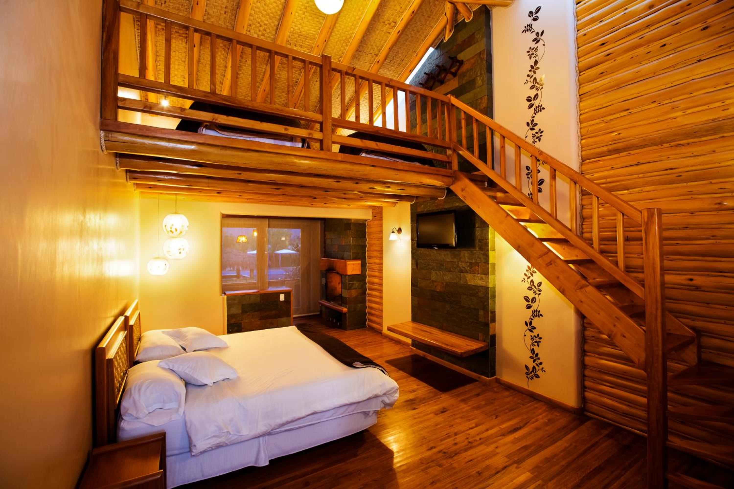 Family Room with Balcony photo 1