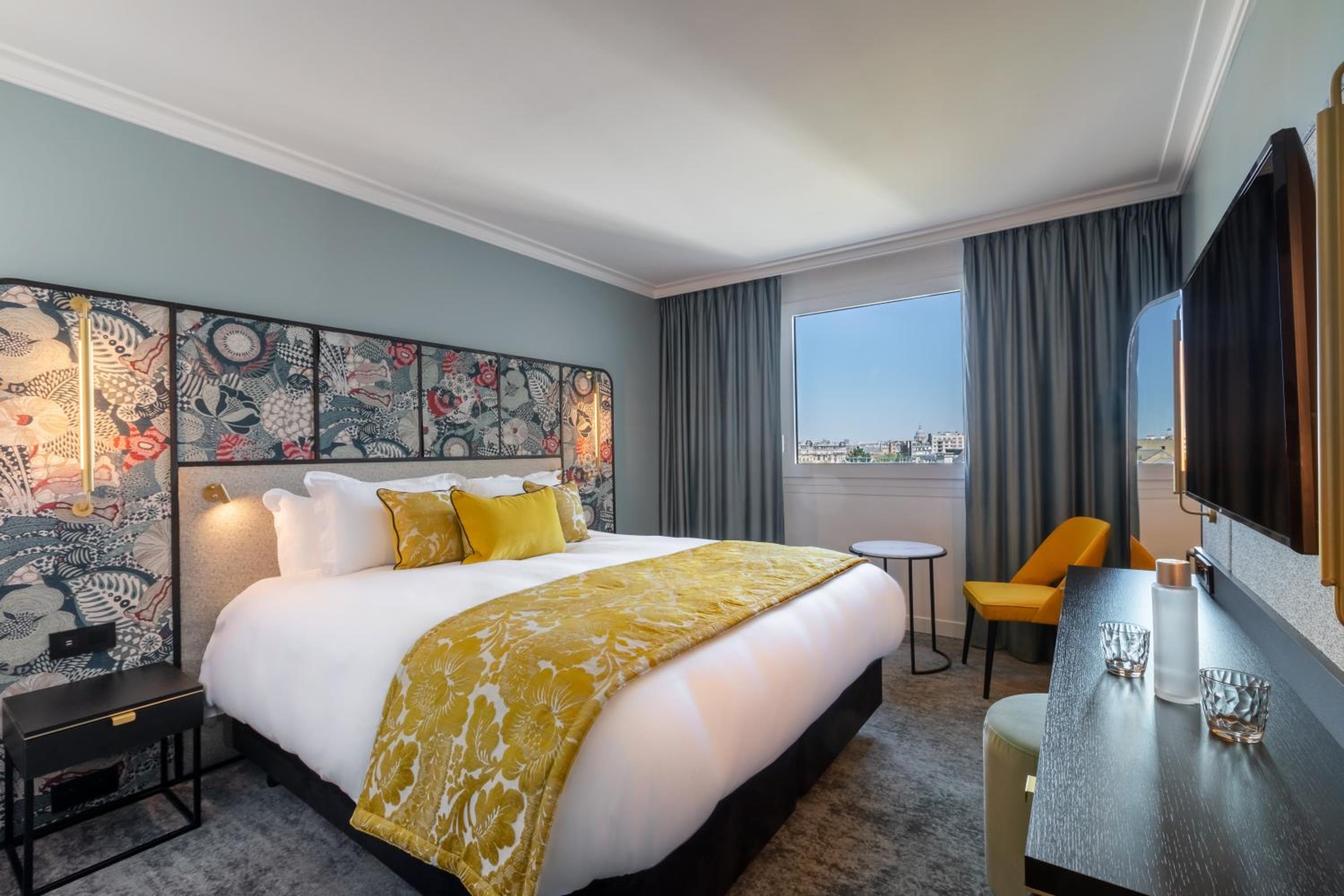 Standard Queen Room