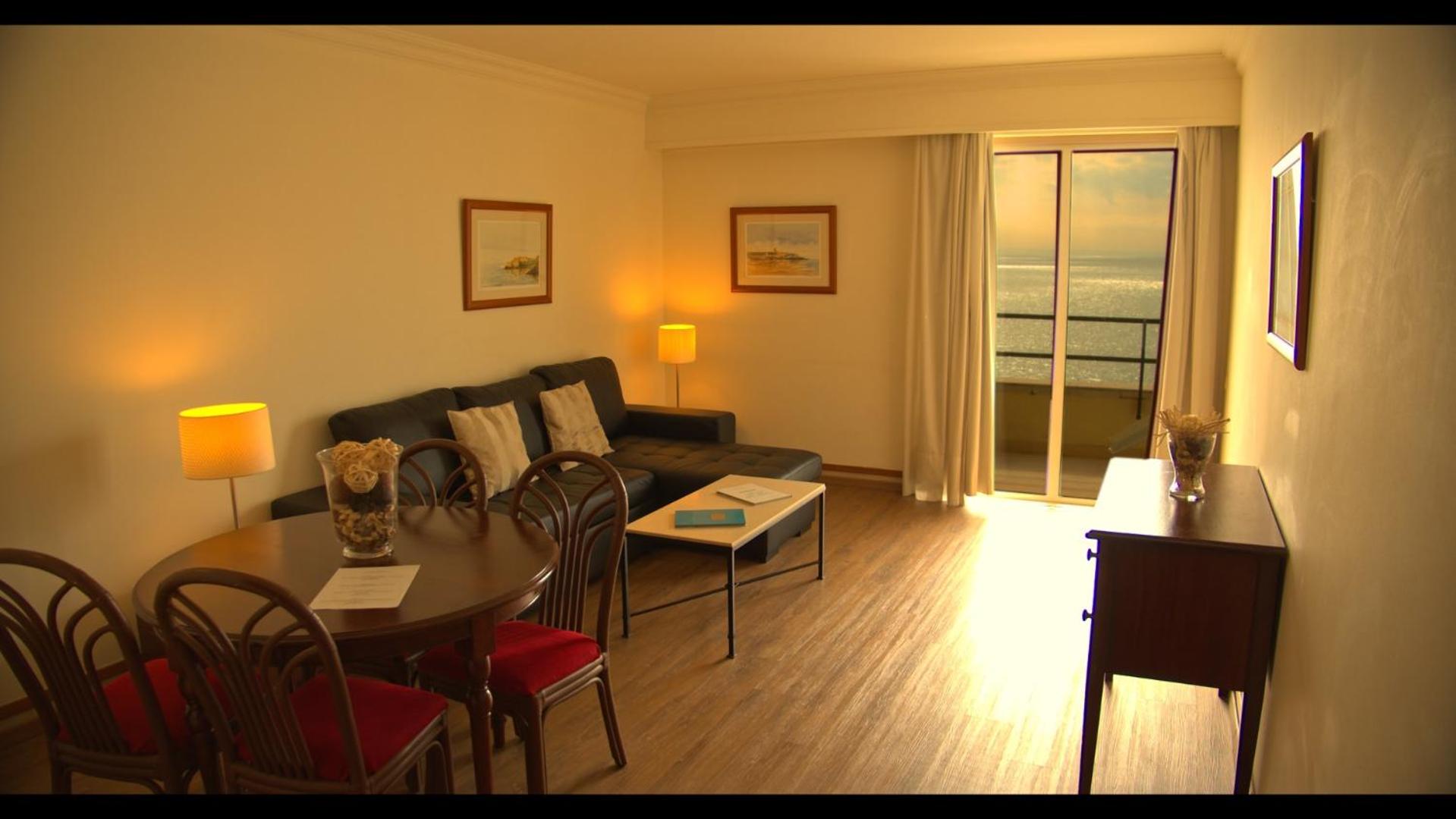 Deluxe Suite with Sea View - Photo 8