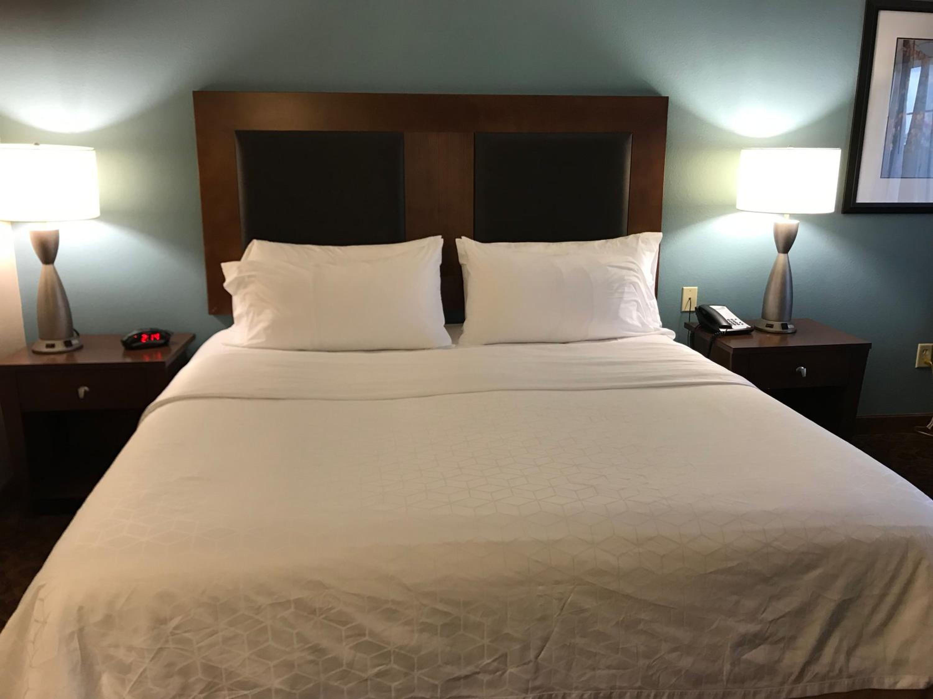 King Suite with Jetted Tub