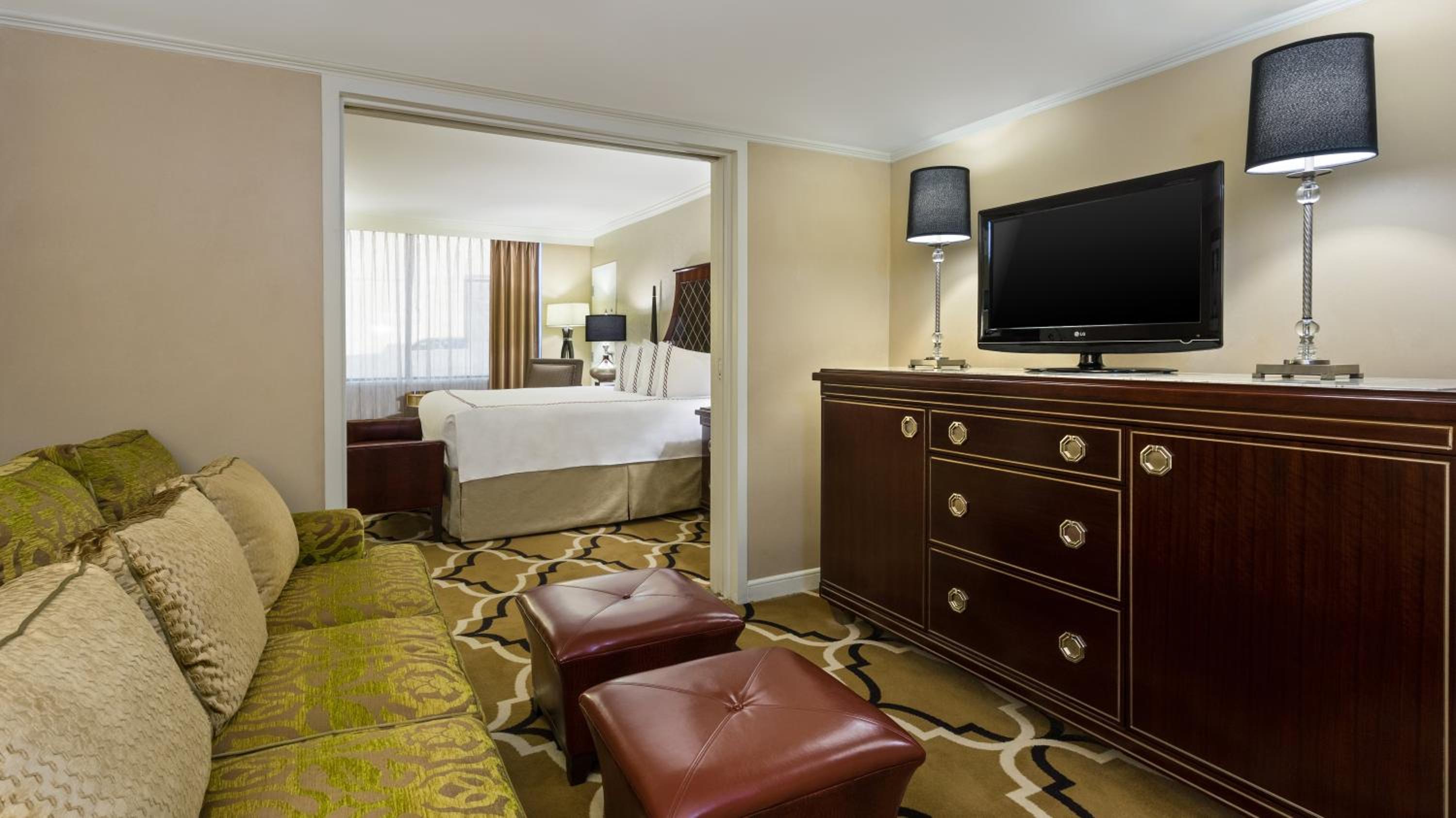 One-Bedroom Suite with Sofa Bed - Photo 4