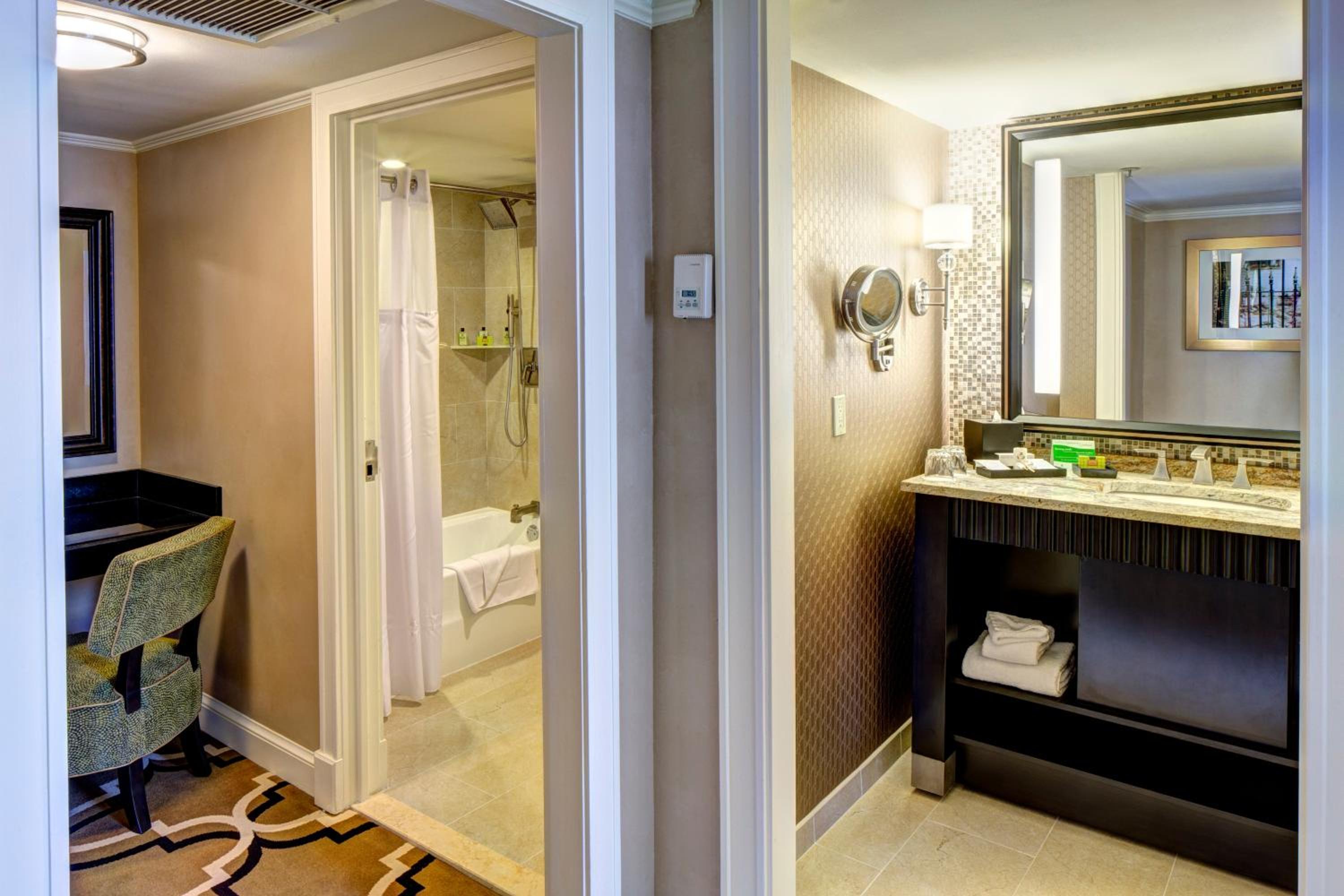One-Bedroom Suite with Sofa Bed - Photo 6