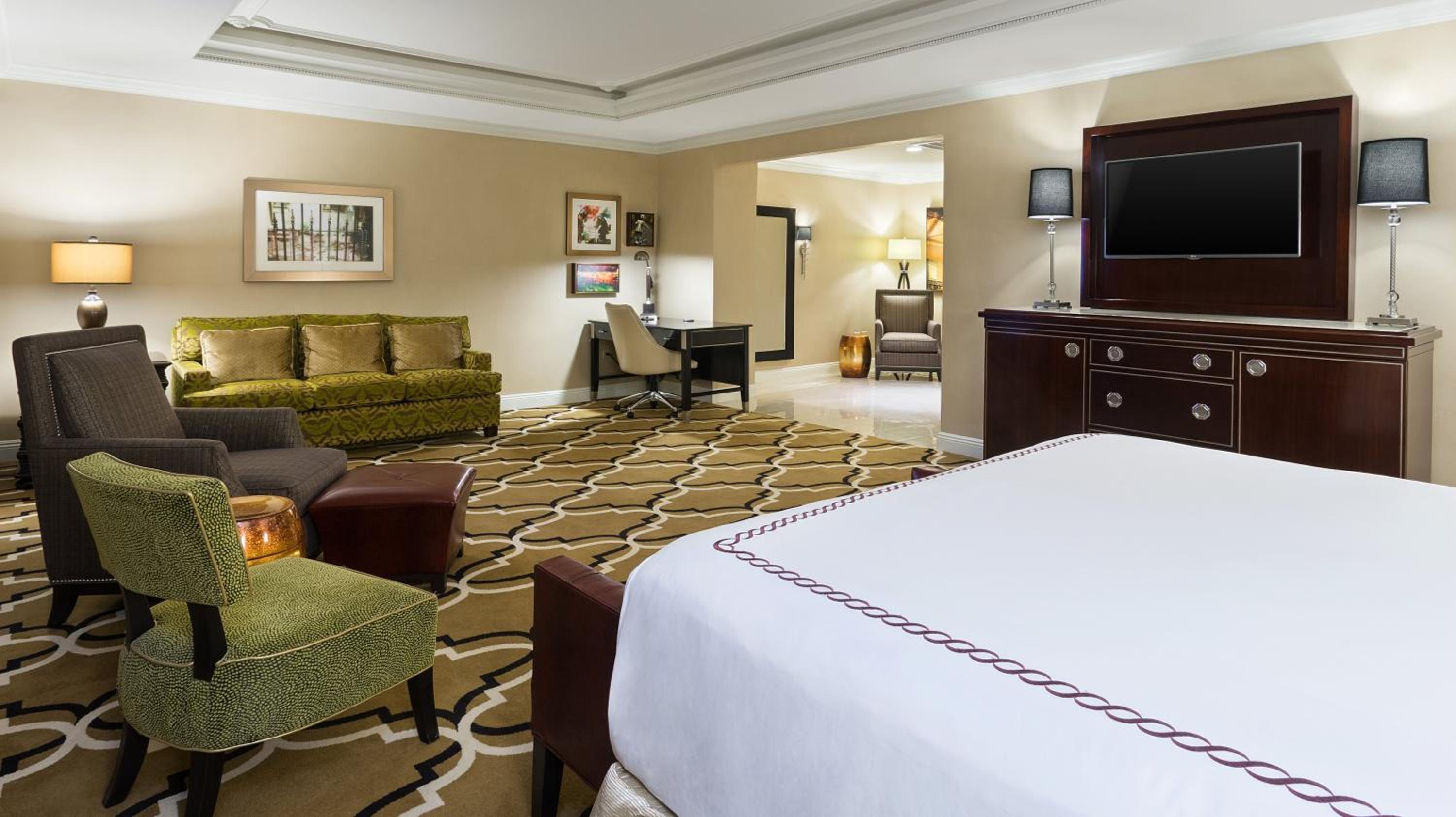 One-Bedroom Suite with Sofa Bed - Photo 5