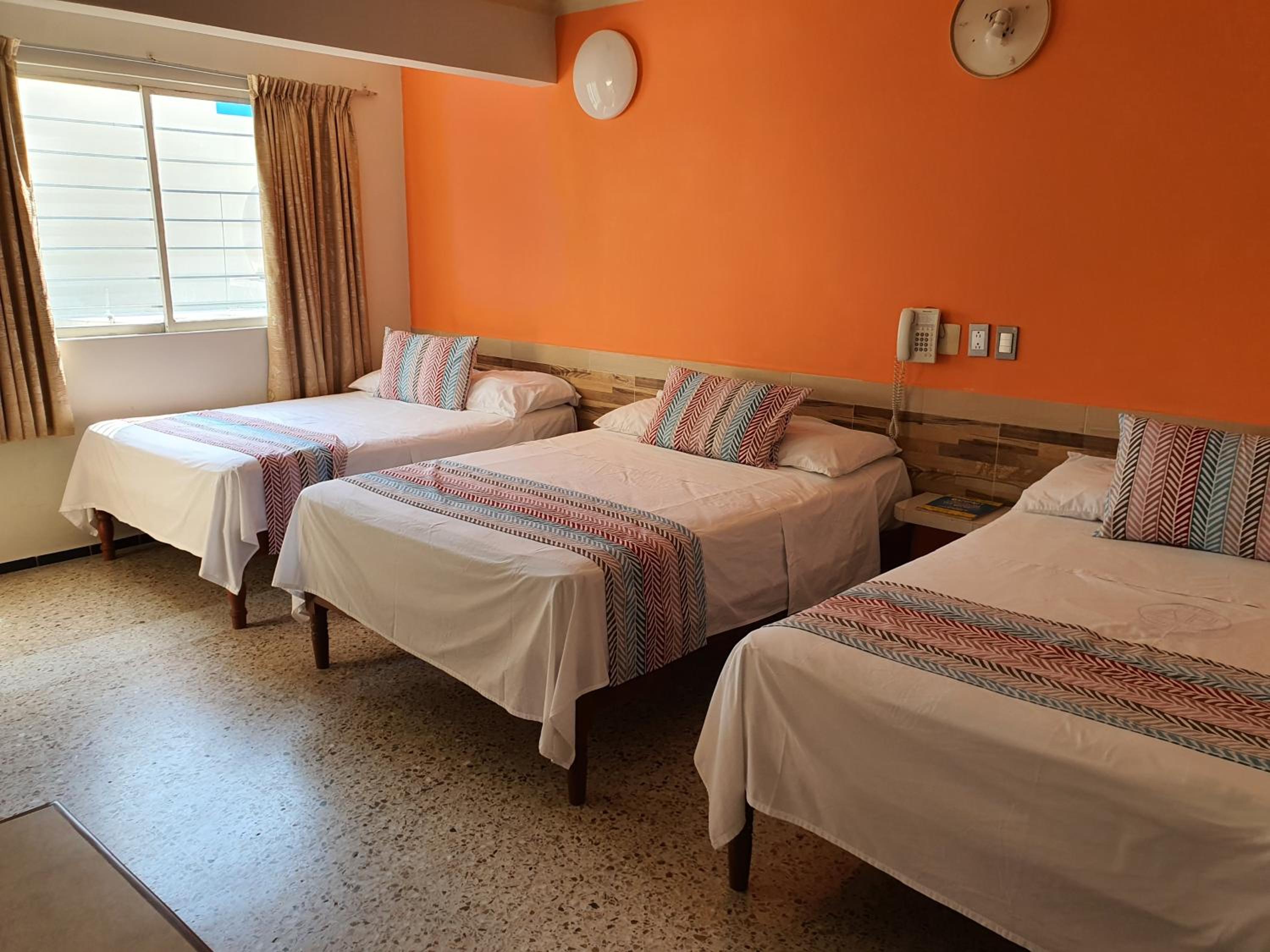 Comfort Triple Room with Shower - Photo 5
