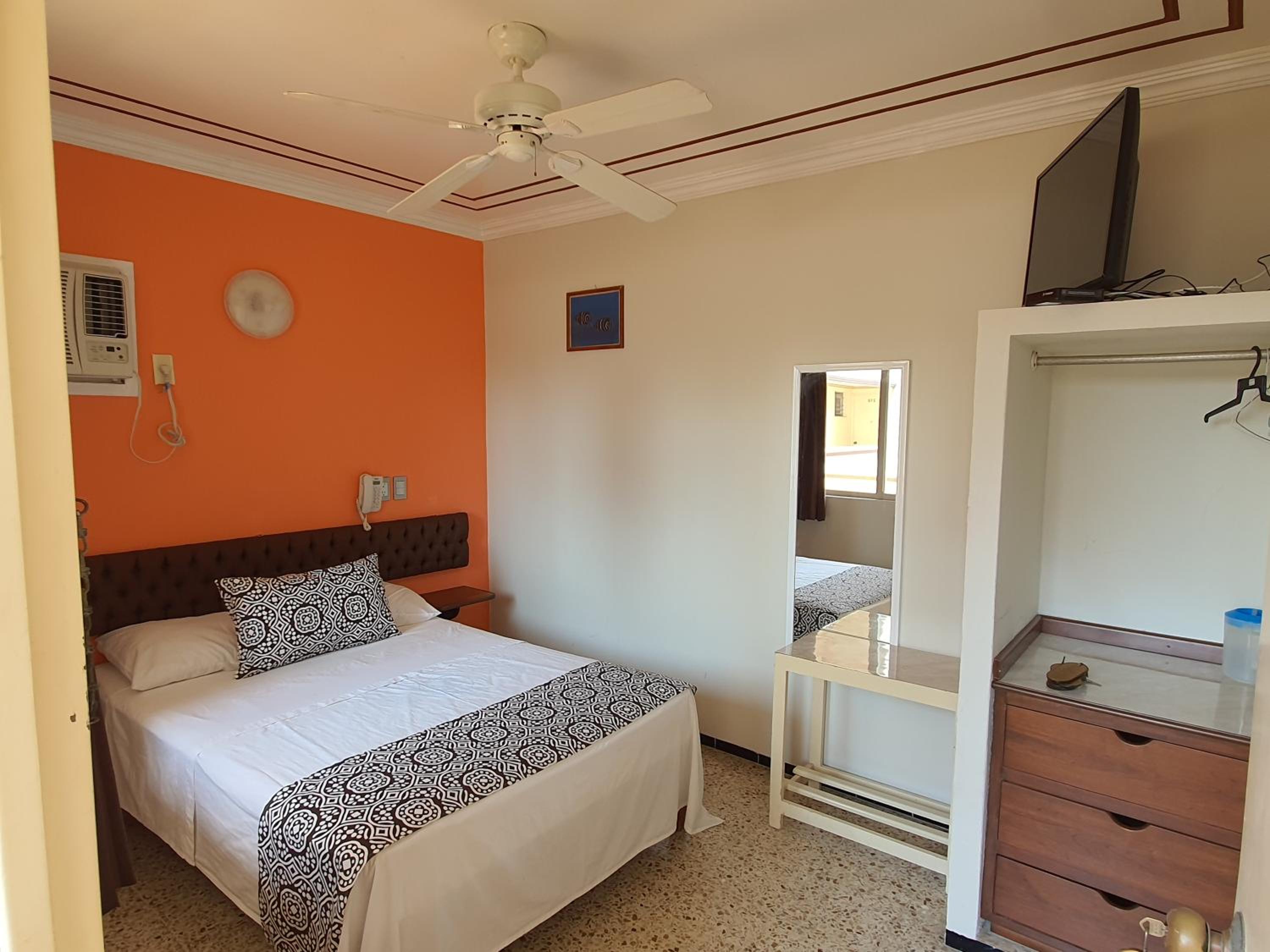 Double Room - Photo 3