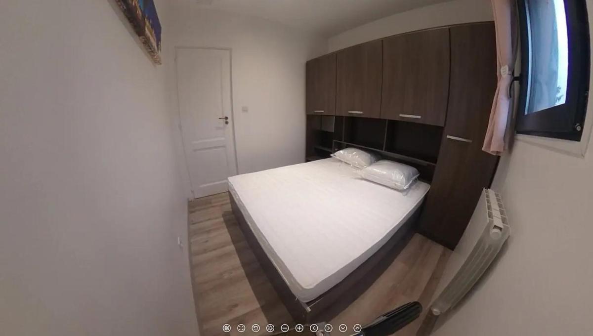 Two-Bedroom House photo 3