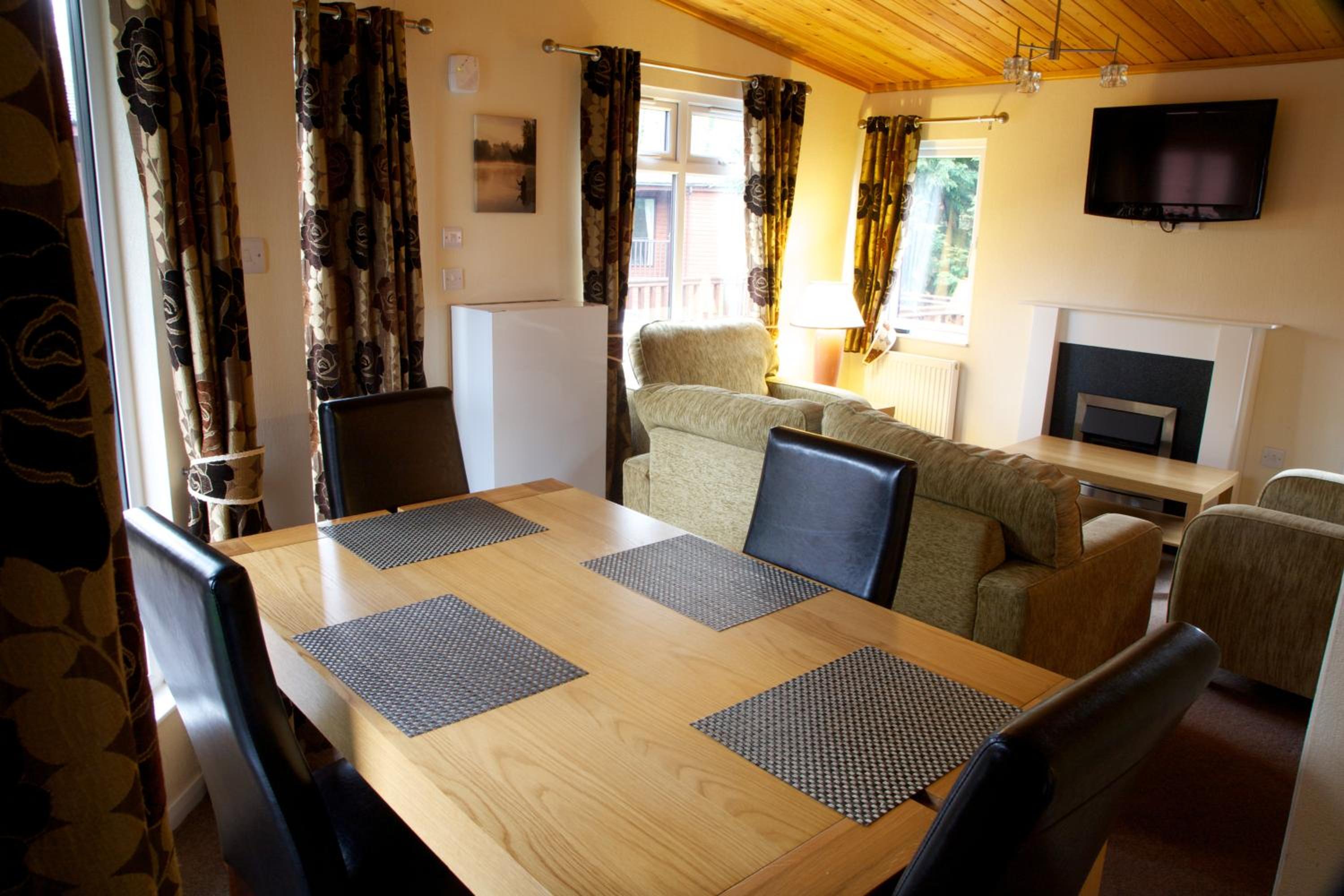 Woodland Lodge (Two Bedroom Log Cabin) - Photo 5